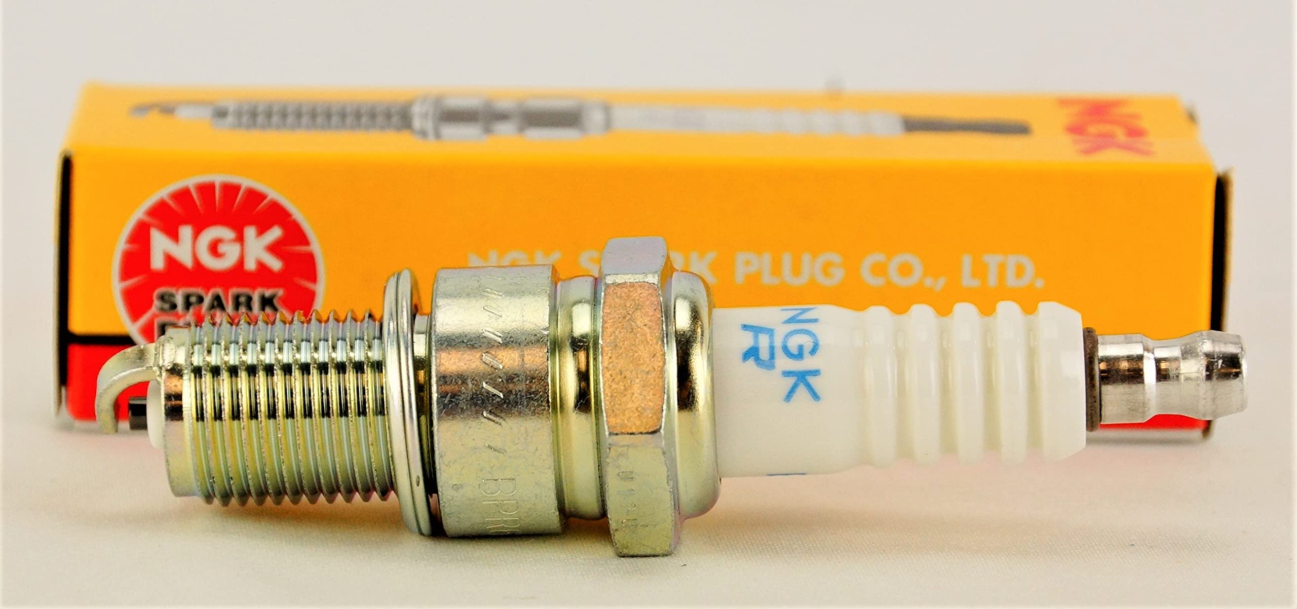 New Ngk Standard Spark Plug Bpr6Es, 7131 Set Of 4 Spark Plugs