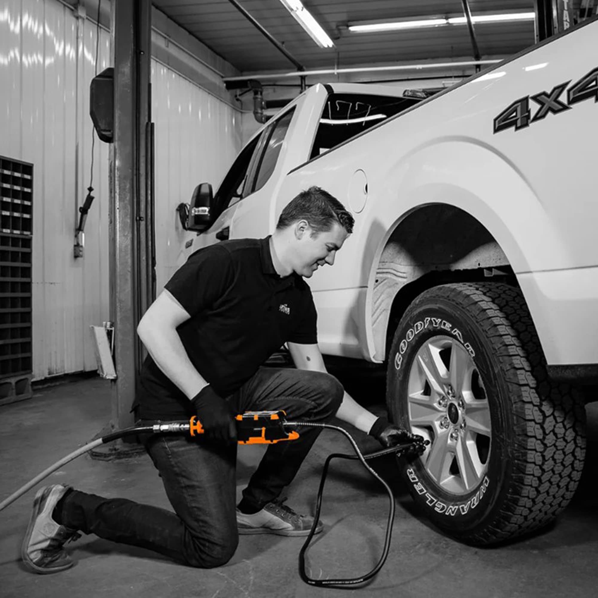 Martins Industries Flatematic Handheld Automatic Tire Inflator - up to 174 PSI, Inflate and Deflate Automatically, Rechargeable