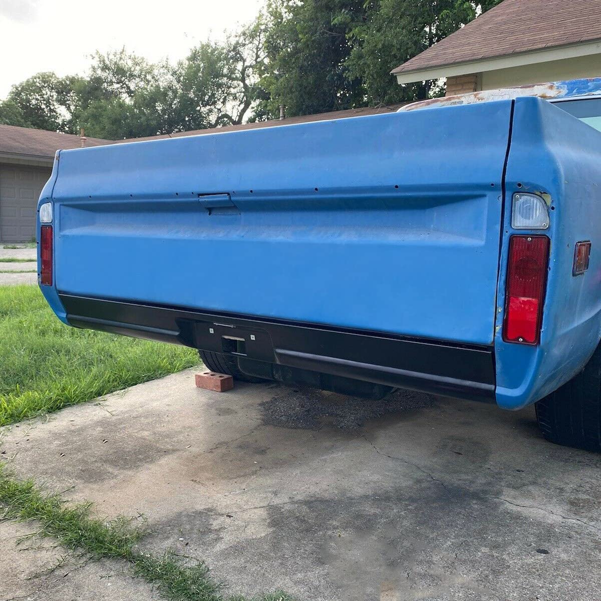 Kuafu Steel Rear Roll Pan Bumper W/License Light Compatible With 1967-1972 Chevy C10 Pickup Fleetside