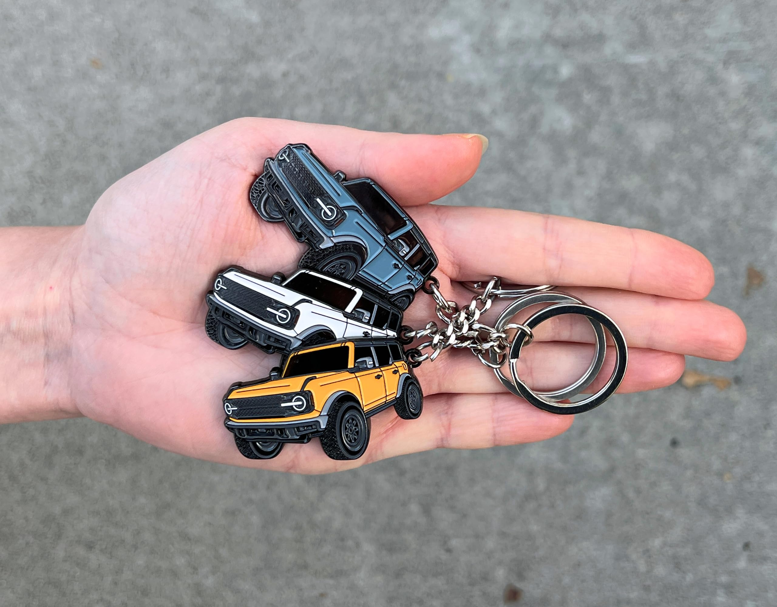 Four Wheel Beast Bronco Keychain Accessories 2023 4 Door Key Chain Fob Cover Cool Car Mods (Silver/Cactus Gray)