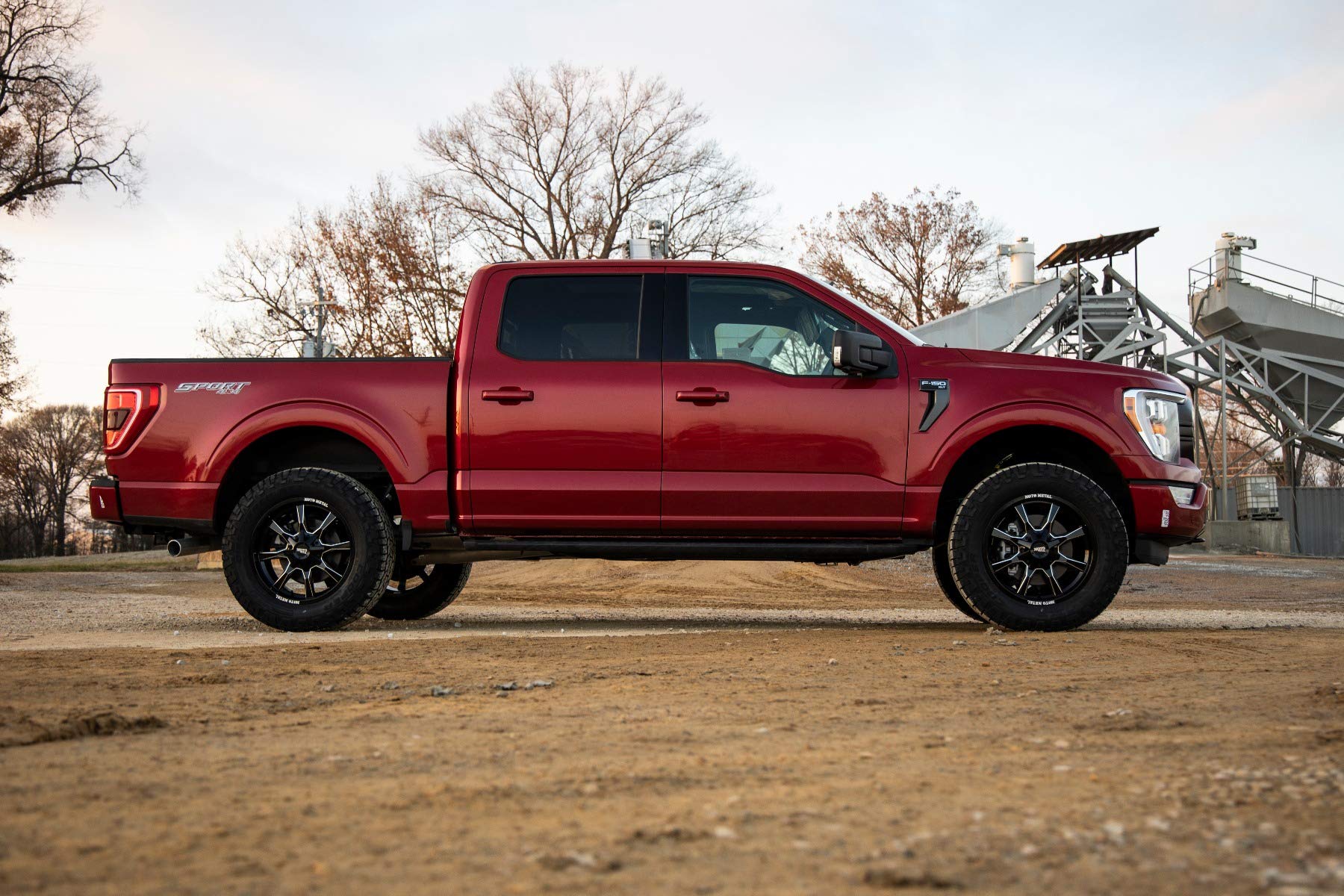 Rough Country 2' Lift Kit W/N3 Struts & Shocks For 21-23 Ford F-150 4Wd - 57131