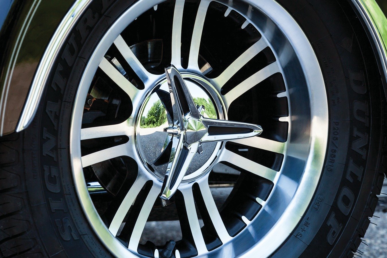 Kuryakyn 1243 Motorcycle Accent Accessory: Knock-Off Center Caps for 2009-19 Harley-Davidson Trike Motorcycles, Chrome, 1 Pair ,