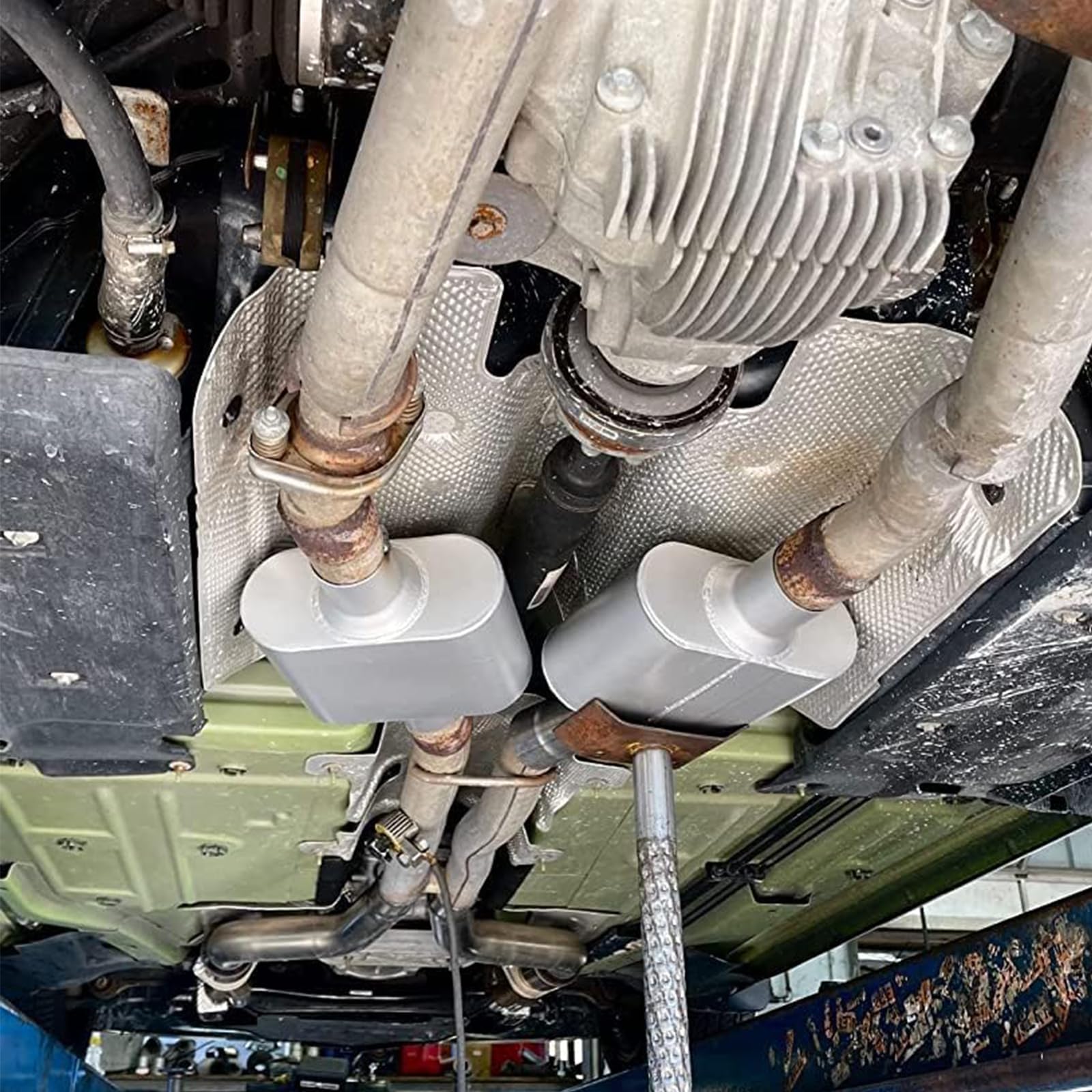 Floshine Universal Mufflers,Performance Automotive Exhaust Muffler,Single Chamber 2.5 Inch Inlet/2.5 Inch Outlet Fh425109