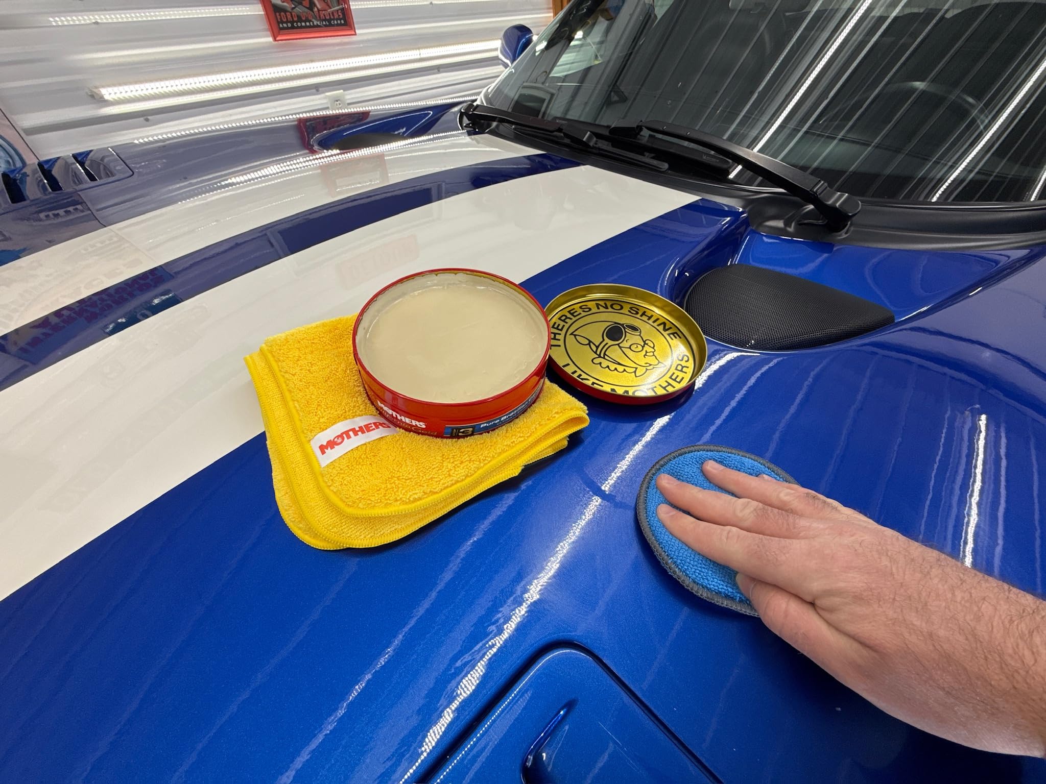 Mothers 05550 California Gold Pure Brazilian Carnauba Wax Paste (Ultimate Wax System, Step 3) - 12 Oz.