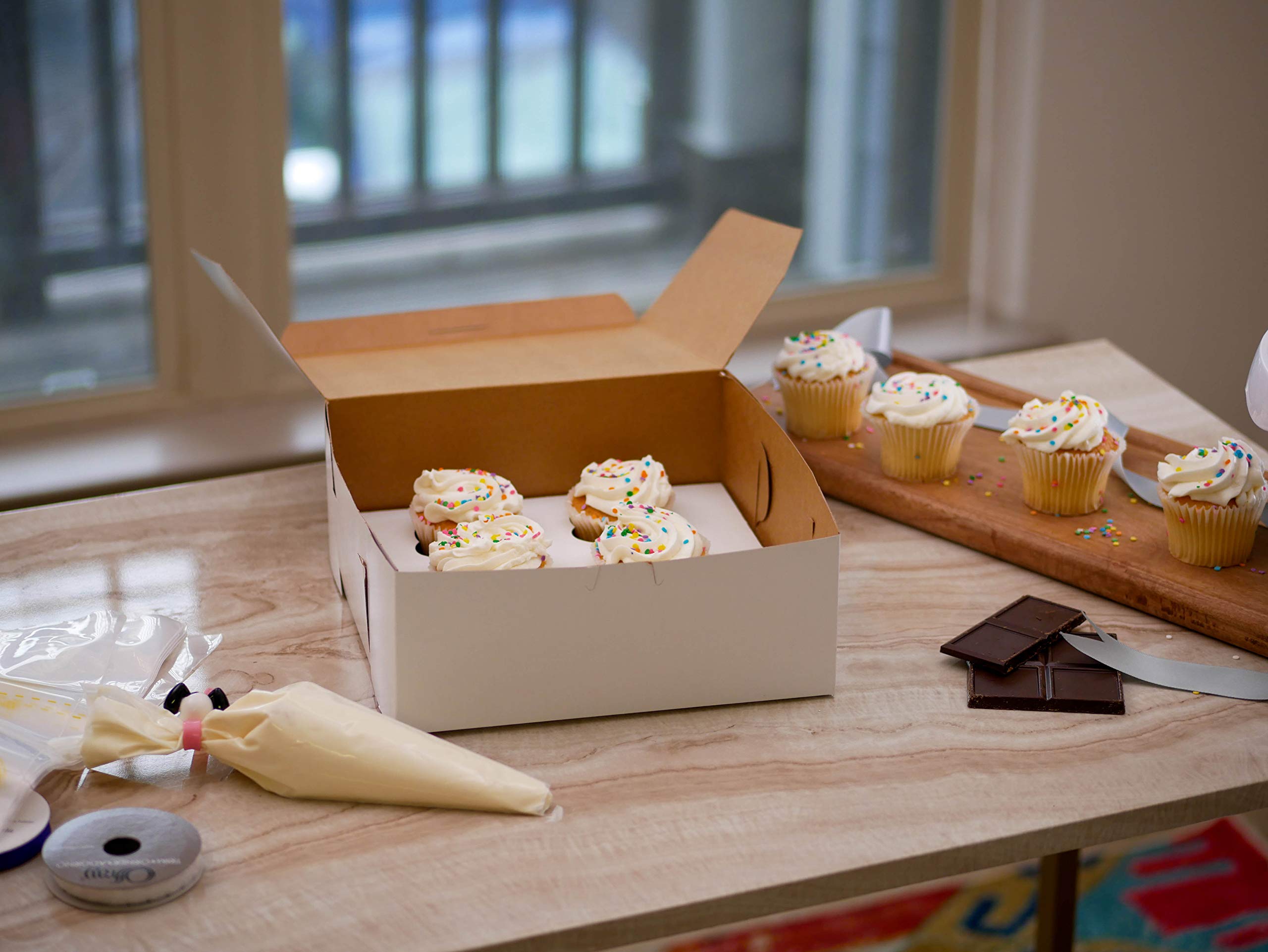 Southern Champion Tray 1025 Premium Clay Coated Kraft Paperboard White Non-Window Sheet Cake And Utility Box, 14'' Length X 10''