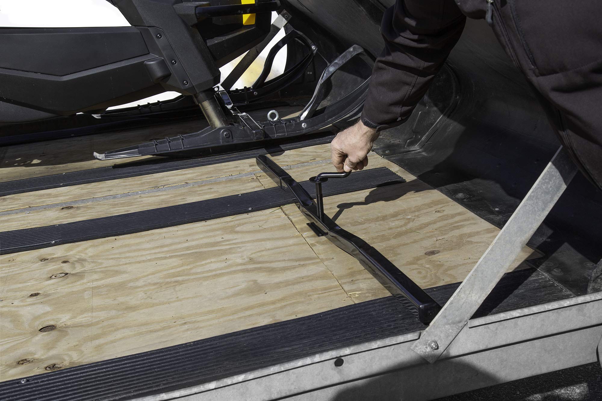 Raider Sp-320 Deluxe 5/8 Snowmobile Trailer Tie Down Secure Kit (Includes Ski Protectors),Black