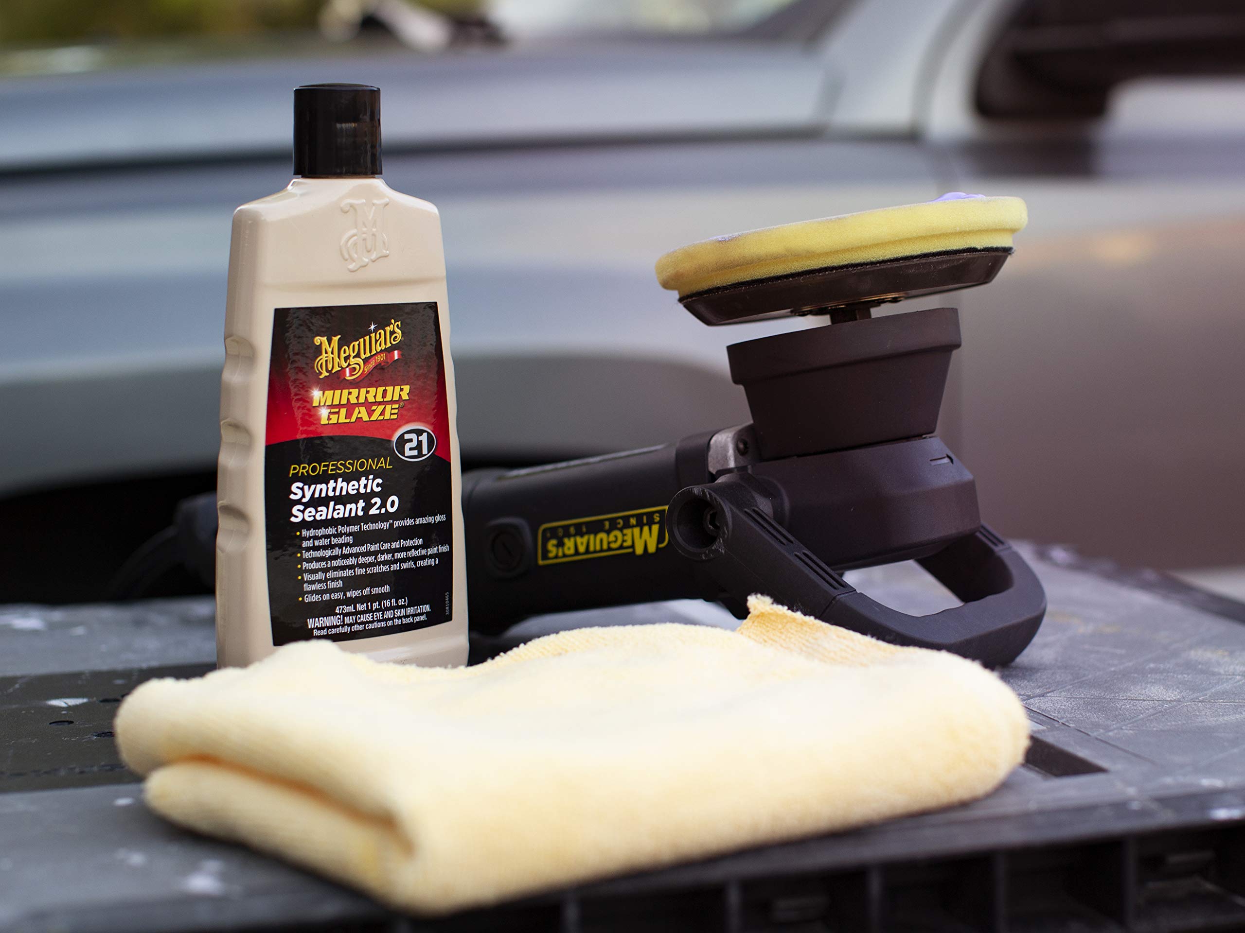 Meguiar's Professional Synthetic Sealant 2.0 - 16 Oz Liquid Paint Protectant, Long-Lasting Gloss & Hydrophobic, Model M2116, Factory Color
