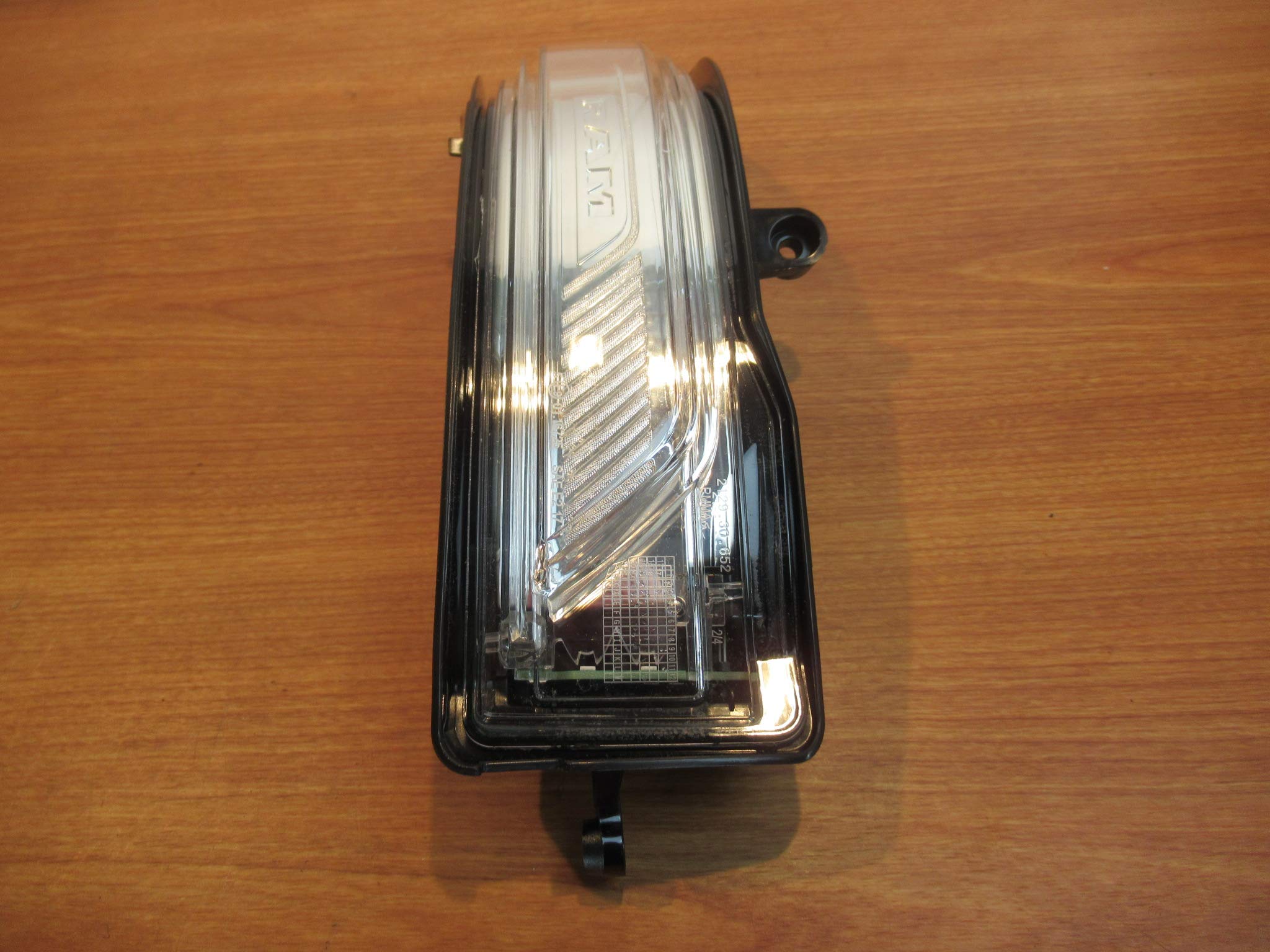 2019-2021 Ram 1500 Dt (New Body) Right Passenger Side Mirror Turn Signal New Oem