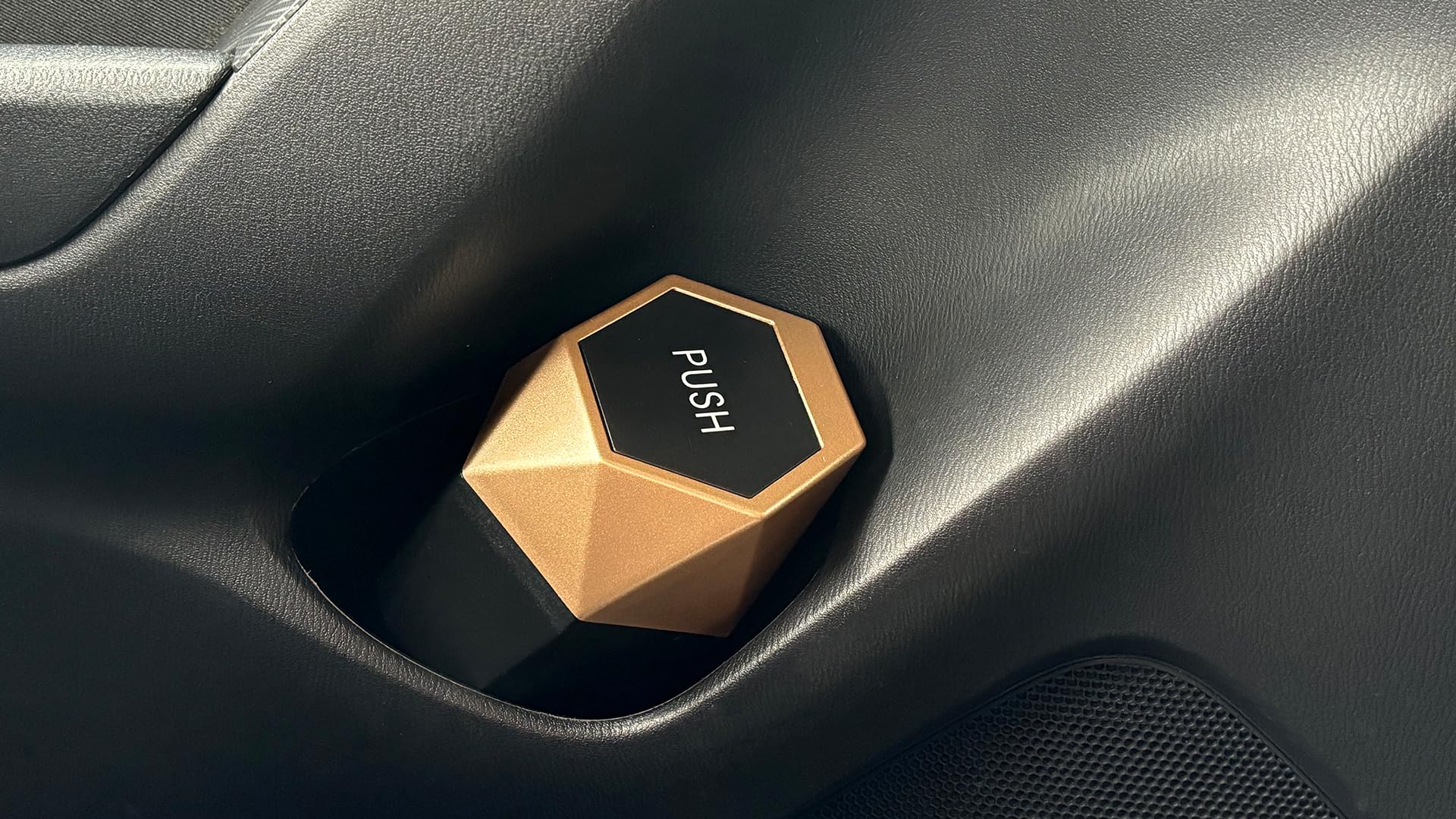 Ginsco Car Trash Can With Lid, Mini Car Garbage Can, Car Trash Bin Car Accessories For Interior, Leakproof Small Trash Cup For C