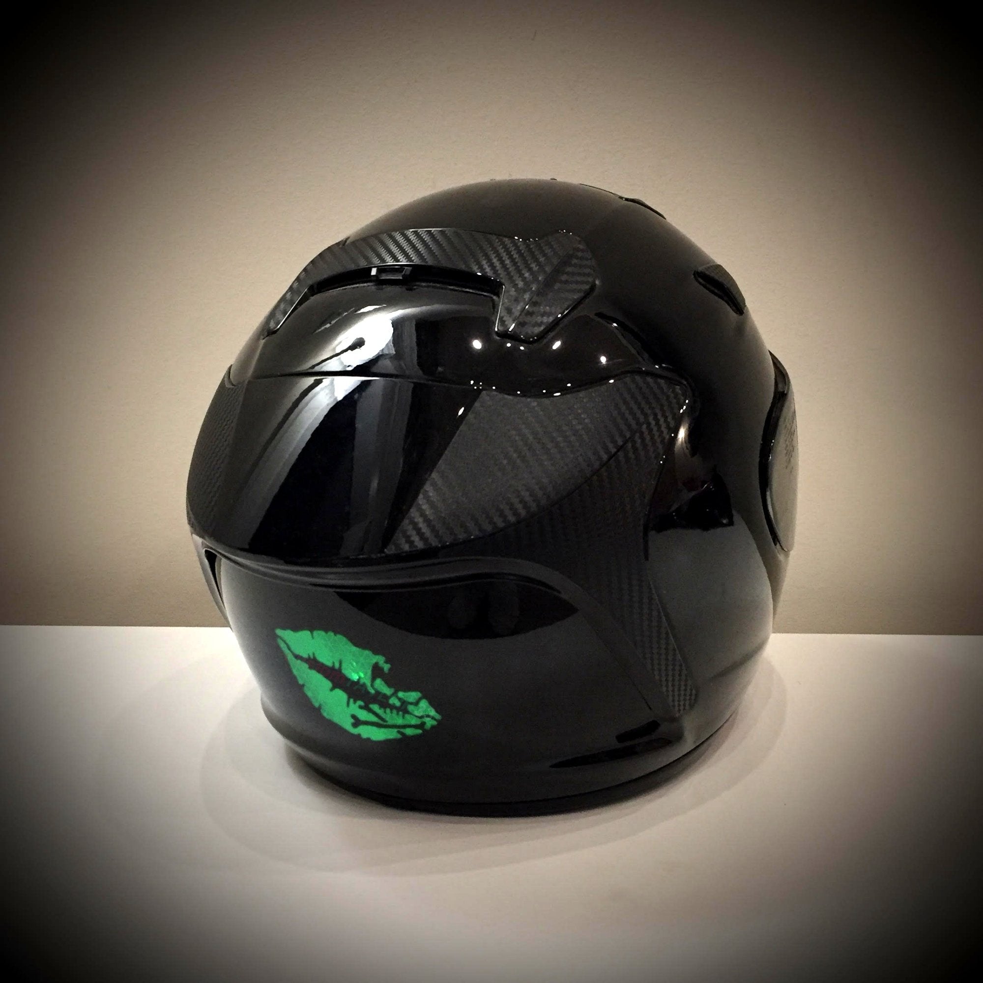 Customtaylor33 High Intensity Reflective Vinyl Death Kiss Skull Crossbones Lips Decal Bumper Sticker - Cars, Motorcycles, Helmets, Wind Screens, Laptops, Cellphones, (Green, 3 Inch Wide, Pair)