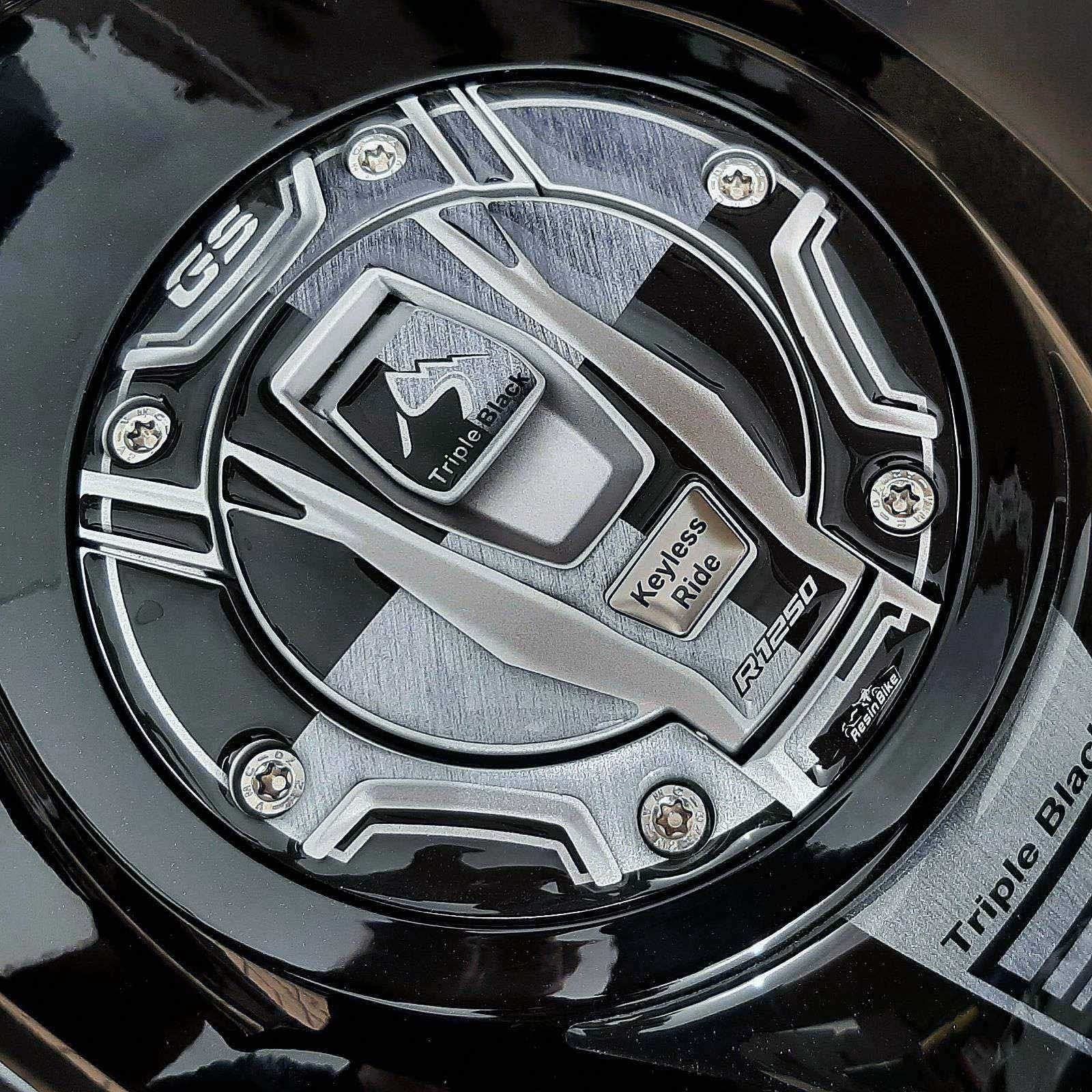 Resin Bike Motorcycle 3D Stickers Compatible With Bmw R 1250 Gs Triple Black 2021-2022. Tank Cap Protection From Bumps And Scratches. Resin Stickers - Made In Italy