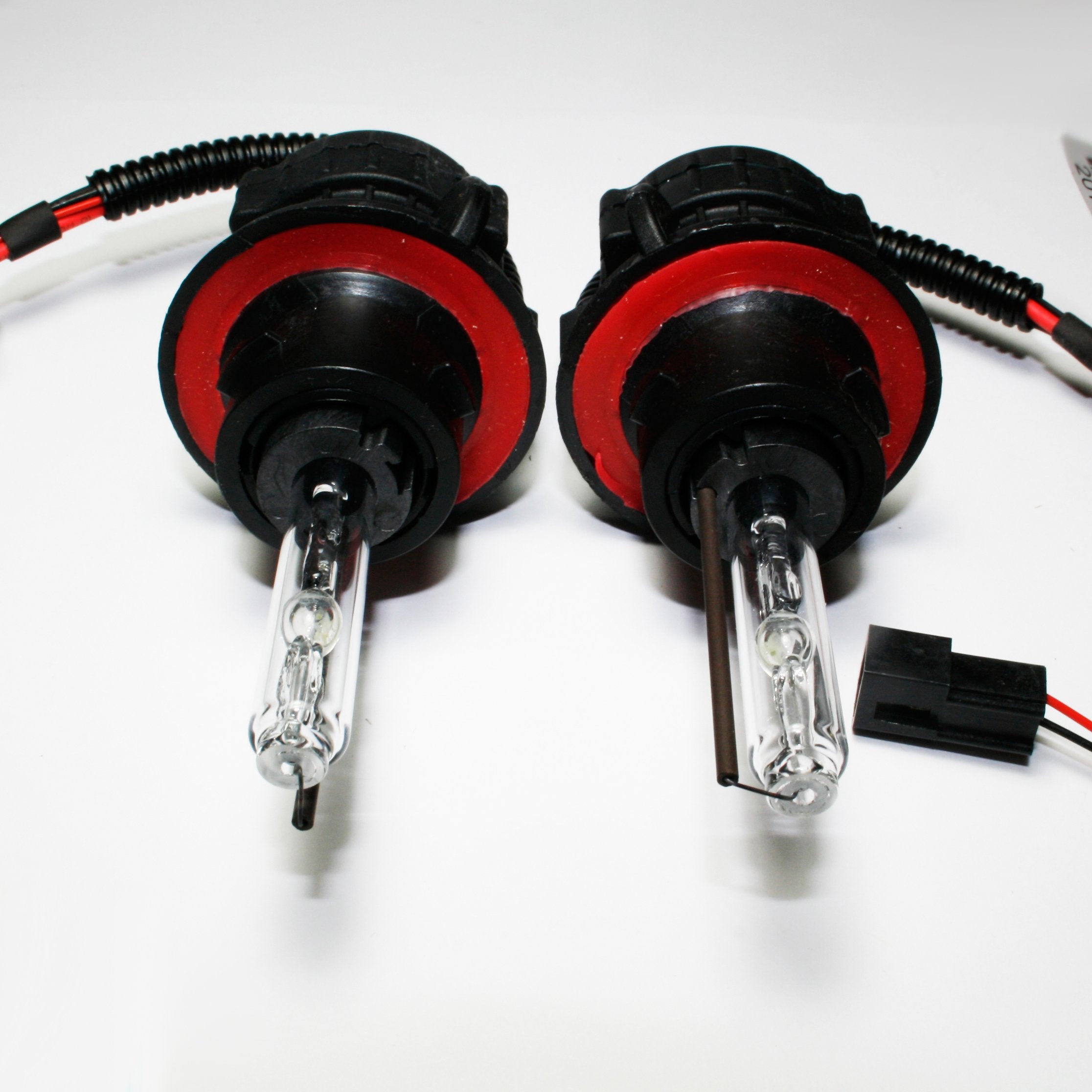 Innovited 55W Hid Xenon Bi-Xenon Hi/Lo Replacement Bulbs - H13 9008 - 6000K (1 Pair)