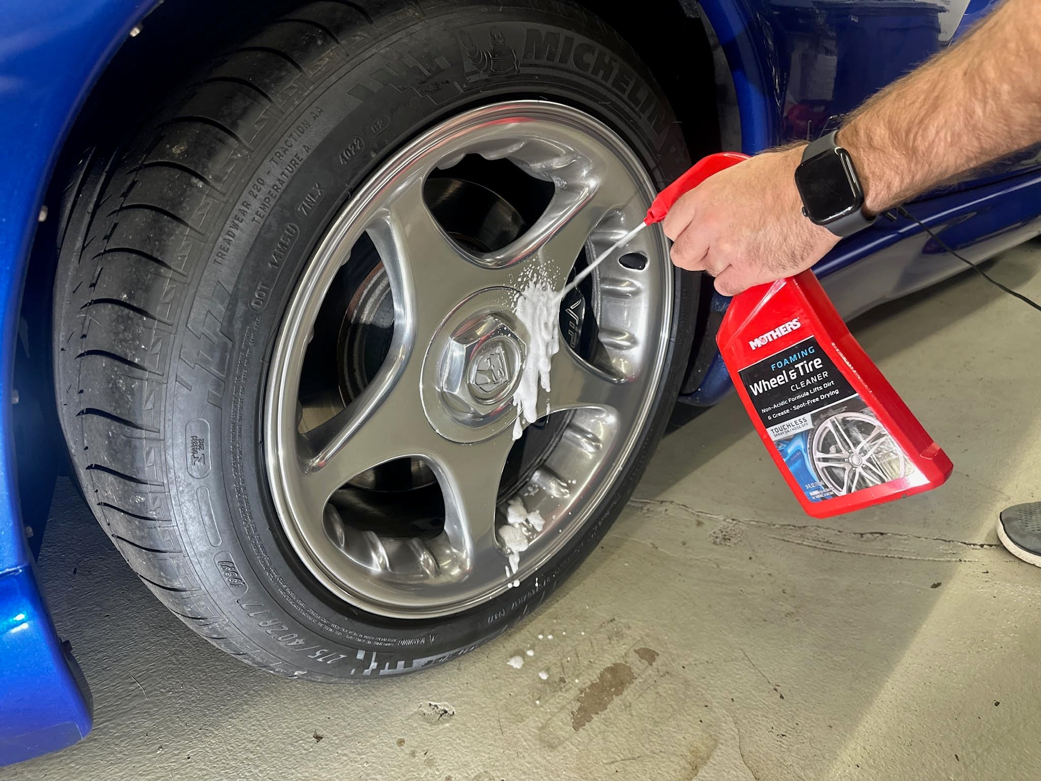 Mothers 05924 Foaming Wheel & Tire Cleaner - 24 Oz.