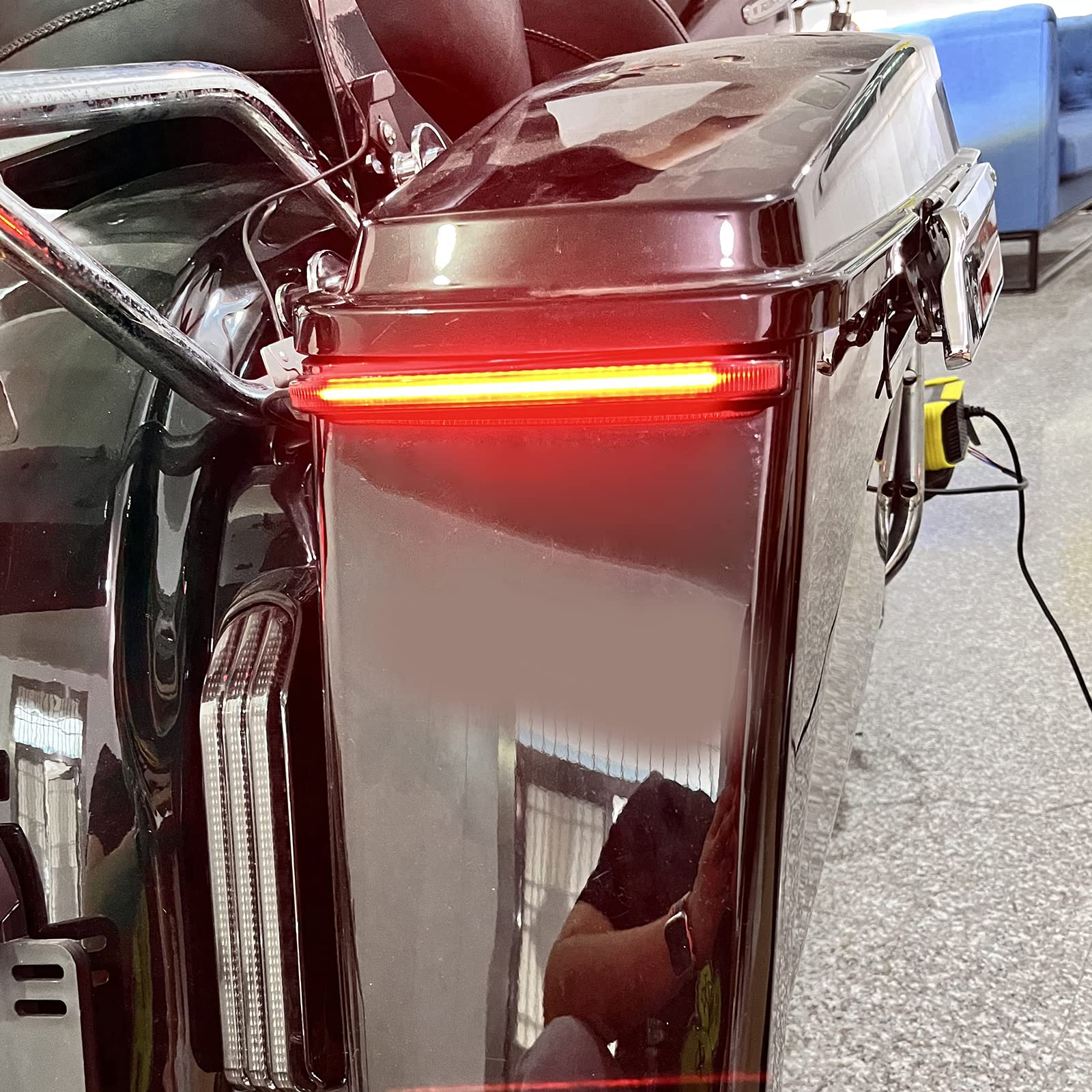 HDBUBALUS Motorcycle Saddlebag Lights Sequential Turn Signal Smoke Running Brake Tail Light Fit for Harley Touring Street Gilde