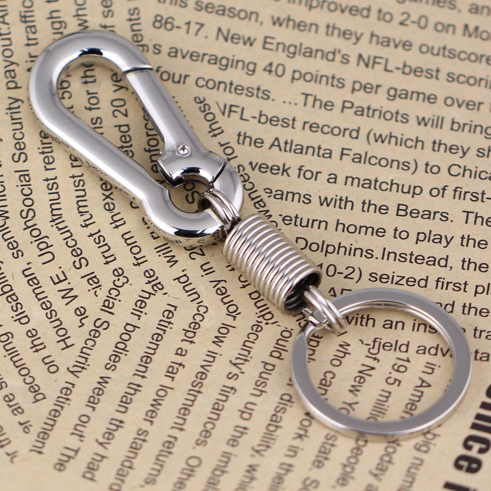 Maycom Retro Style Simple Strong Carabiner Shape Keychain Key Chain Ring Keyring Keyfob Key Holder (Polished Silver)