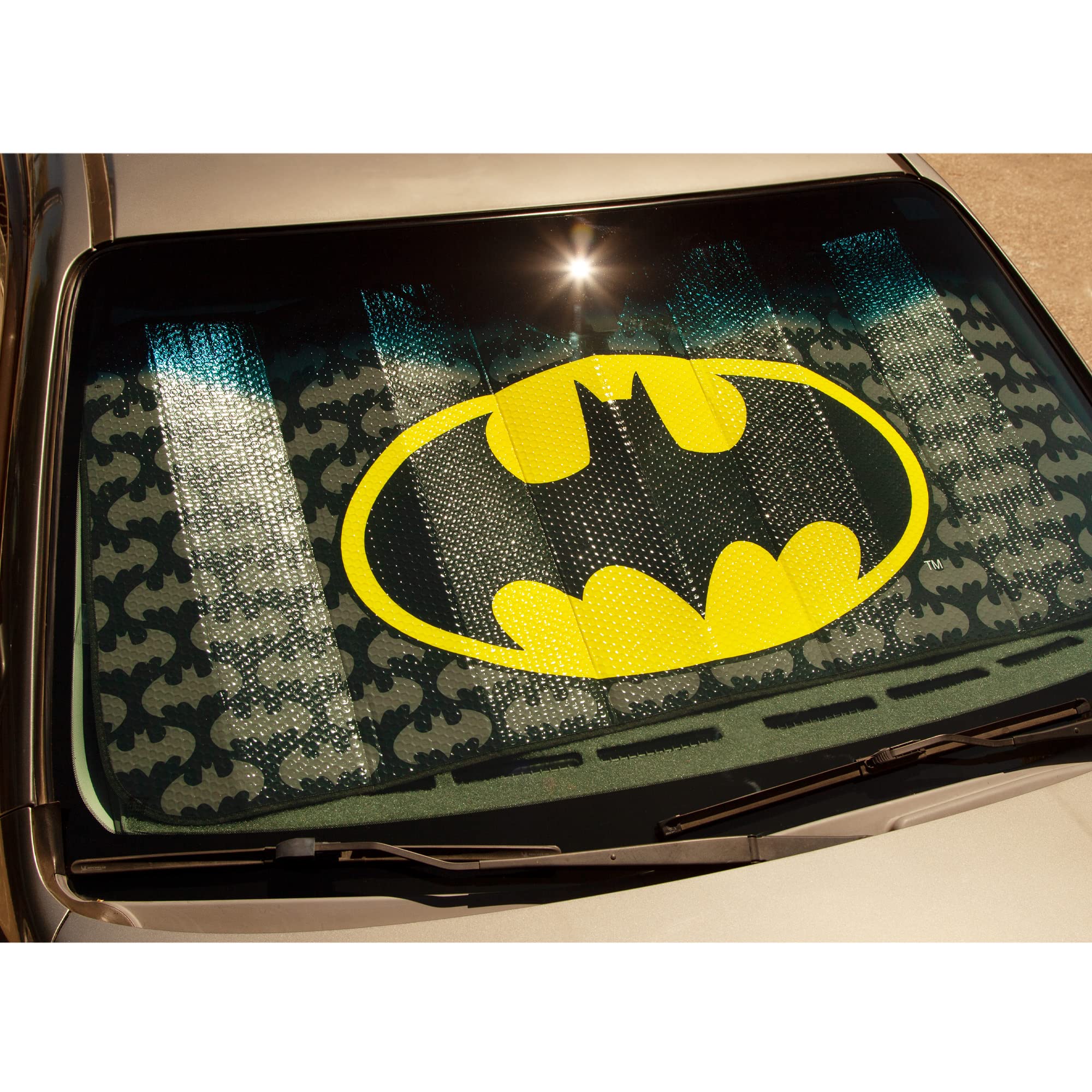 Plasticolor 003713R01 Batman Accordion Style Car Truck Suv Front Windshield Sunshade