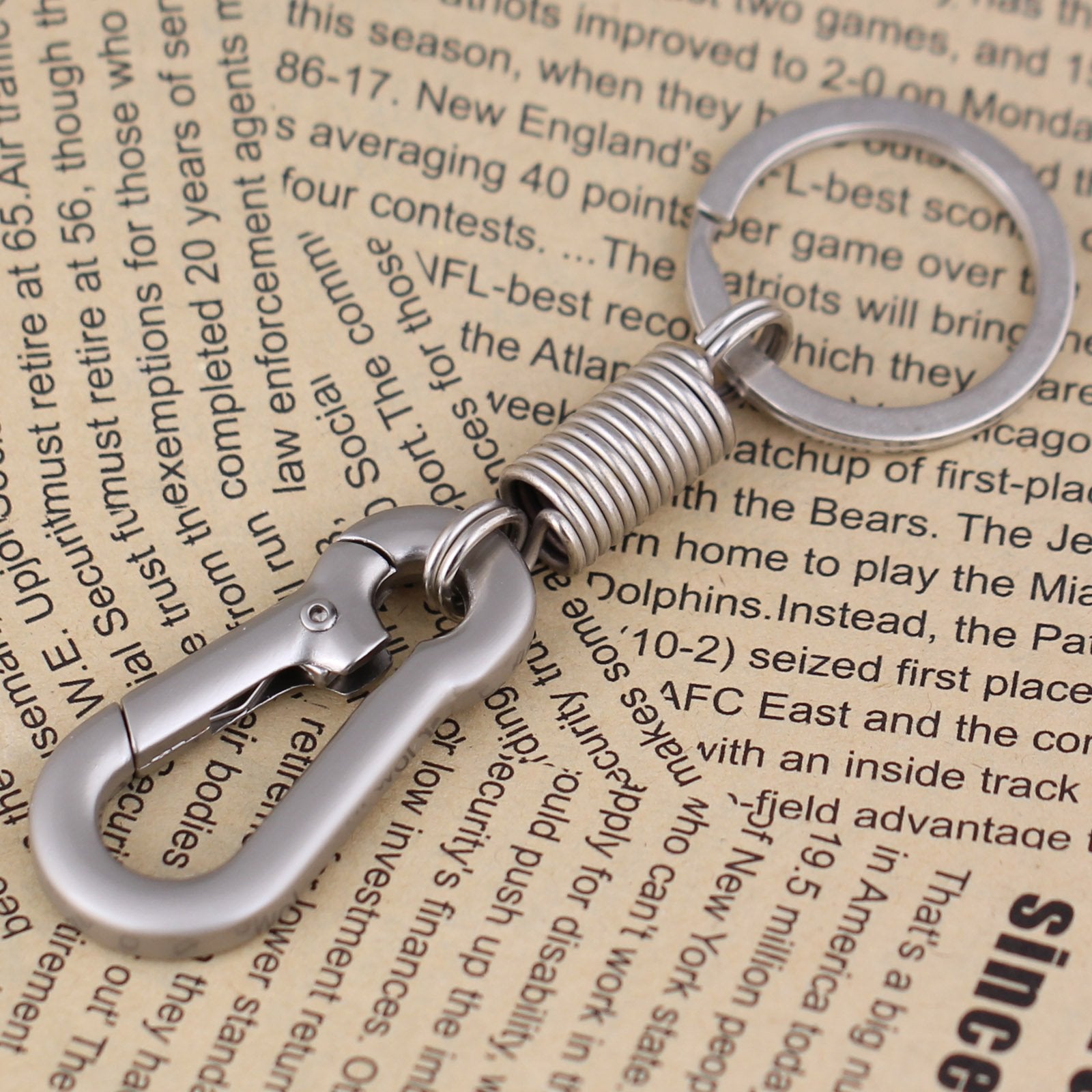 Maycom Retro Style Simple Strong Carabiner Shape Keychain Key Chain Ring Keyring Keyfob Key Holder (Matte Silver)