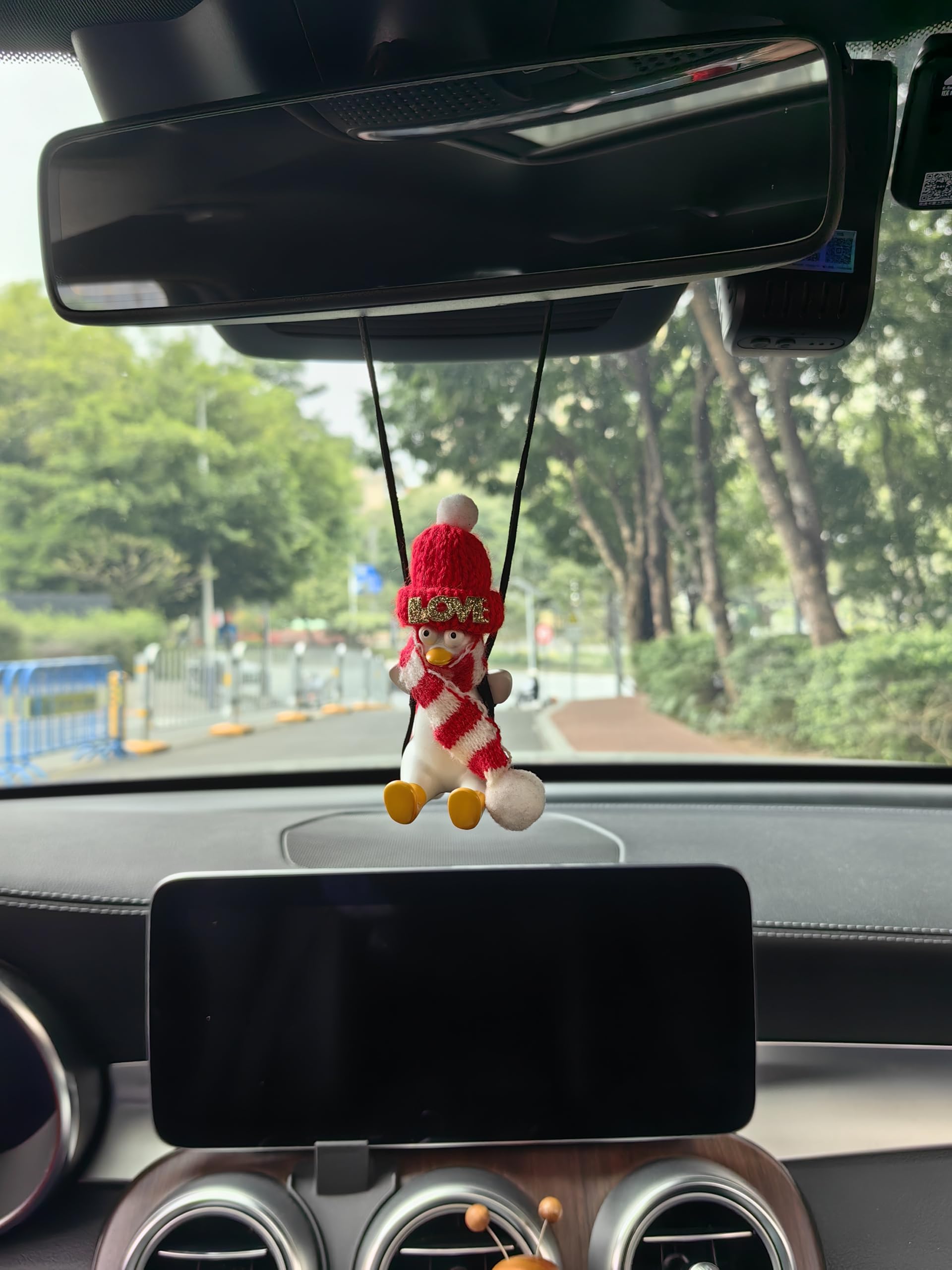 Swining Duck Gifts With Hat/Scarf Car Mirror Hanging Accessories Cars Rearview Mirrors Charms For Wome Men Interior Cute Thing F