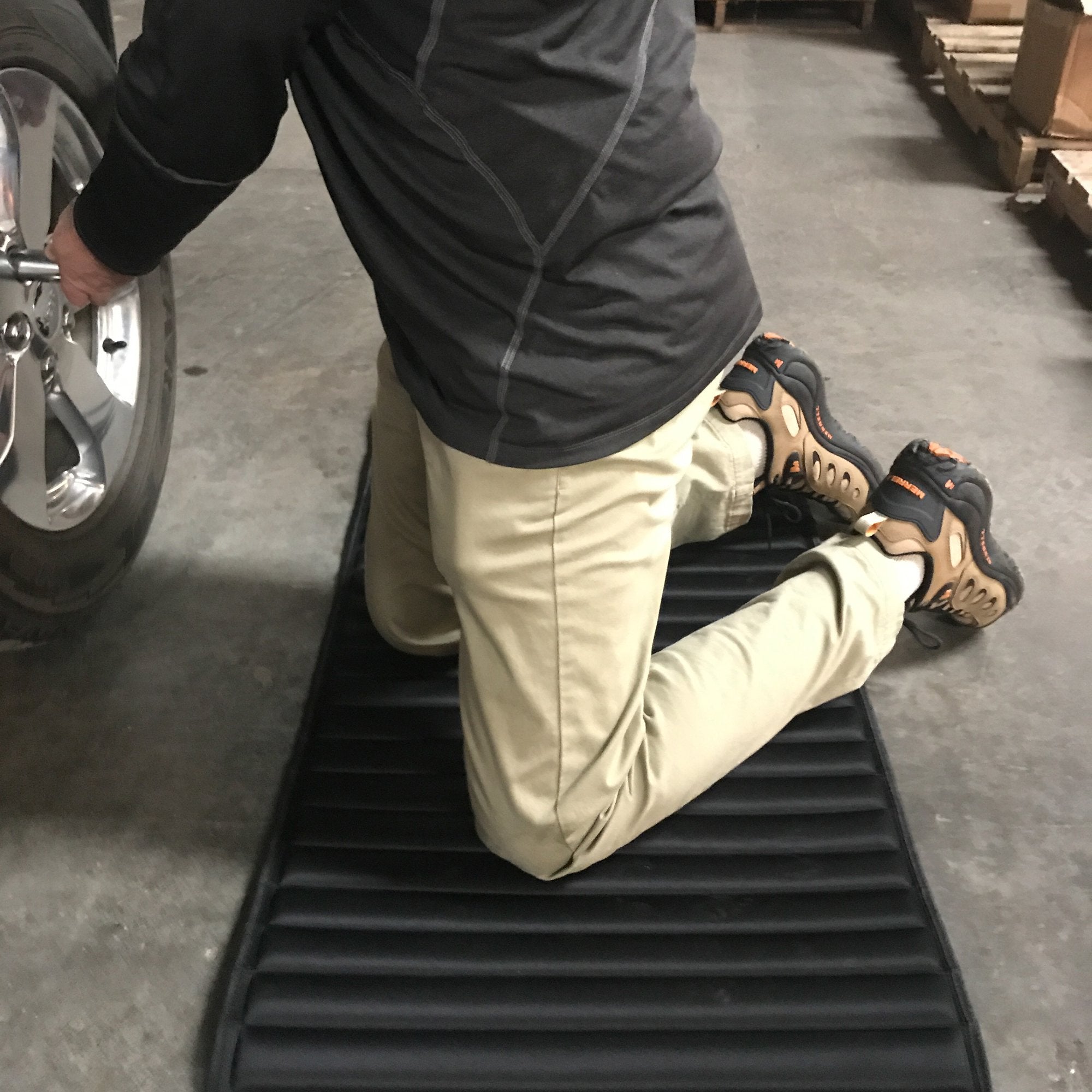 Traxion 1-500 Versamat Roll-Up High Density Foam Utility Mat, Black