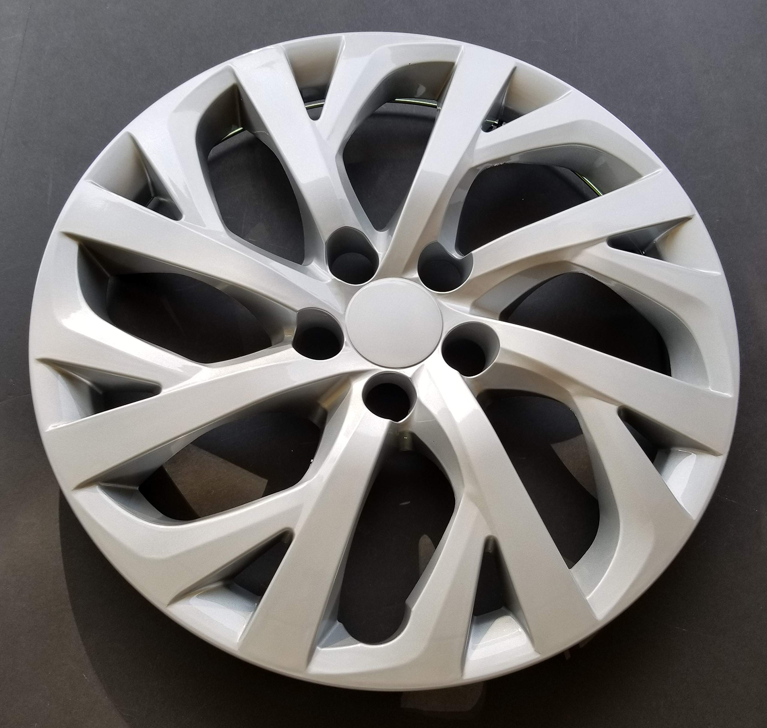 One New Wheel Cover Hubcap Replacement Fits 2017-2018 Toyota Corolla Le; 16 Inch; 16 Spoke; Silver Color; Plastic