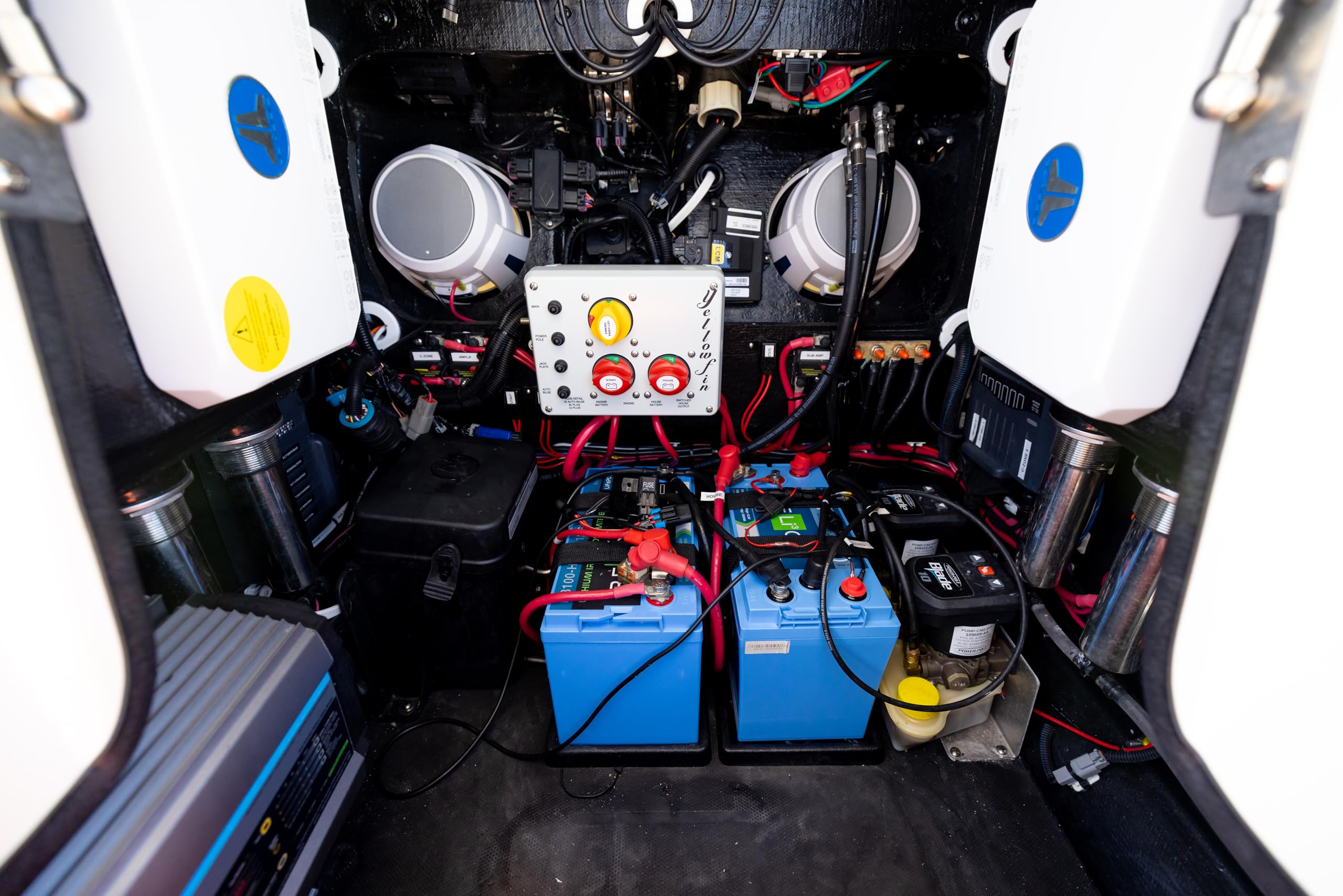 Relion Rb100-Hp | 12V 100 Ah| Lifepo4 Lithium-Ion Dual Purpose Battery | Cranking + House Power | Group 31 | Waterproof (Ip67 Rating) | 10 Year Warranty | Perfect For Fresh & Salt Water Boats, Rv Etc.