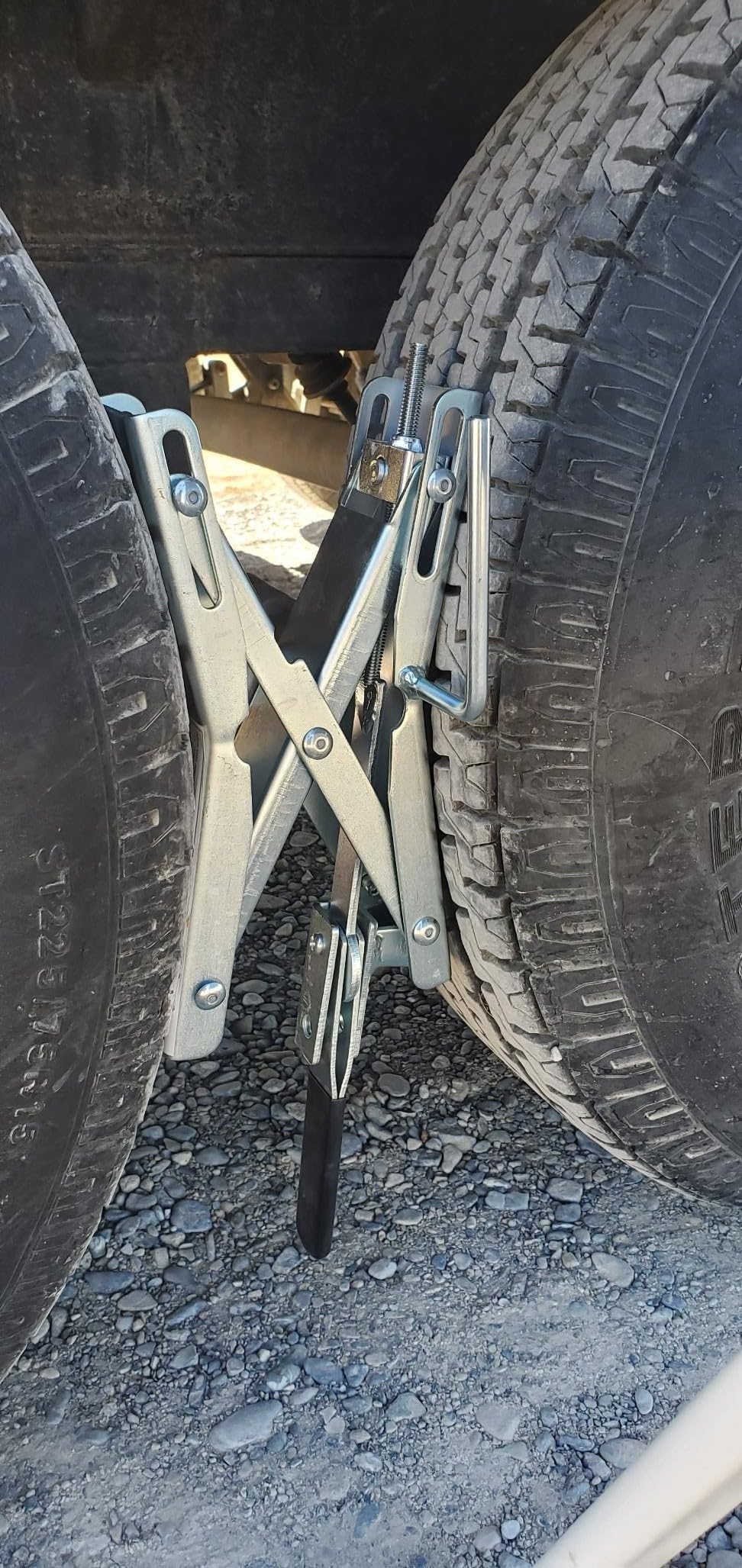 Maxxhaul Towing Products 70074 Tandem Wheel Chock/Lock (Pair)