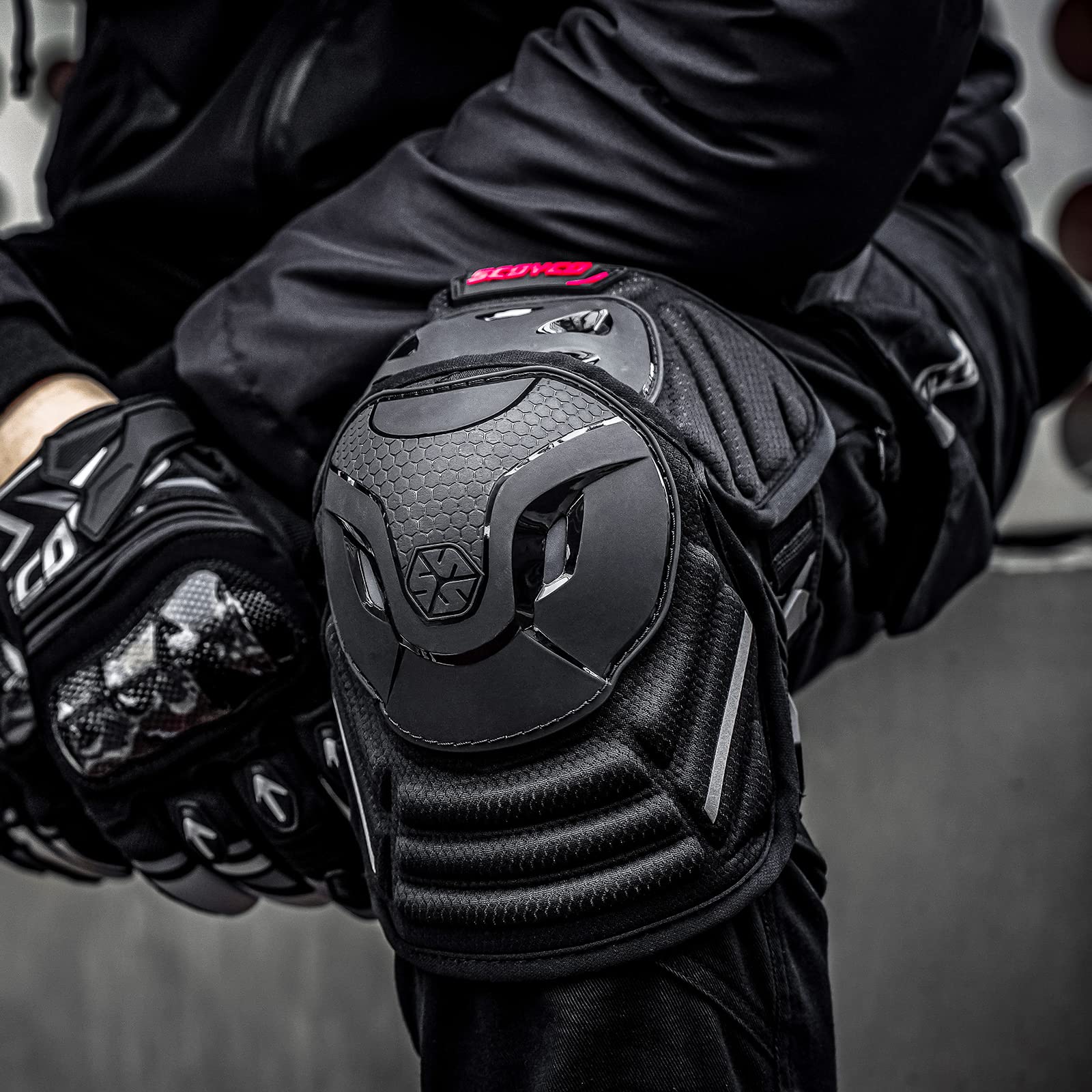 Scoyco 1 Pair Motorcycle Knee Shin Guard Pads Black Adjustable Knee Cap Pads Protector Armor For Motocross Racing Mountain Biking