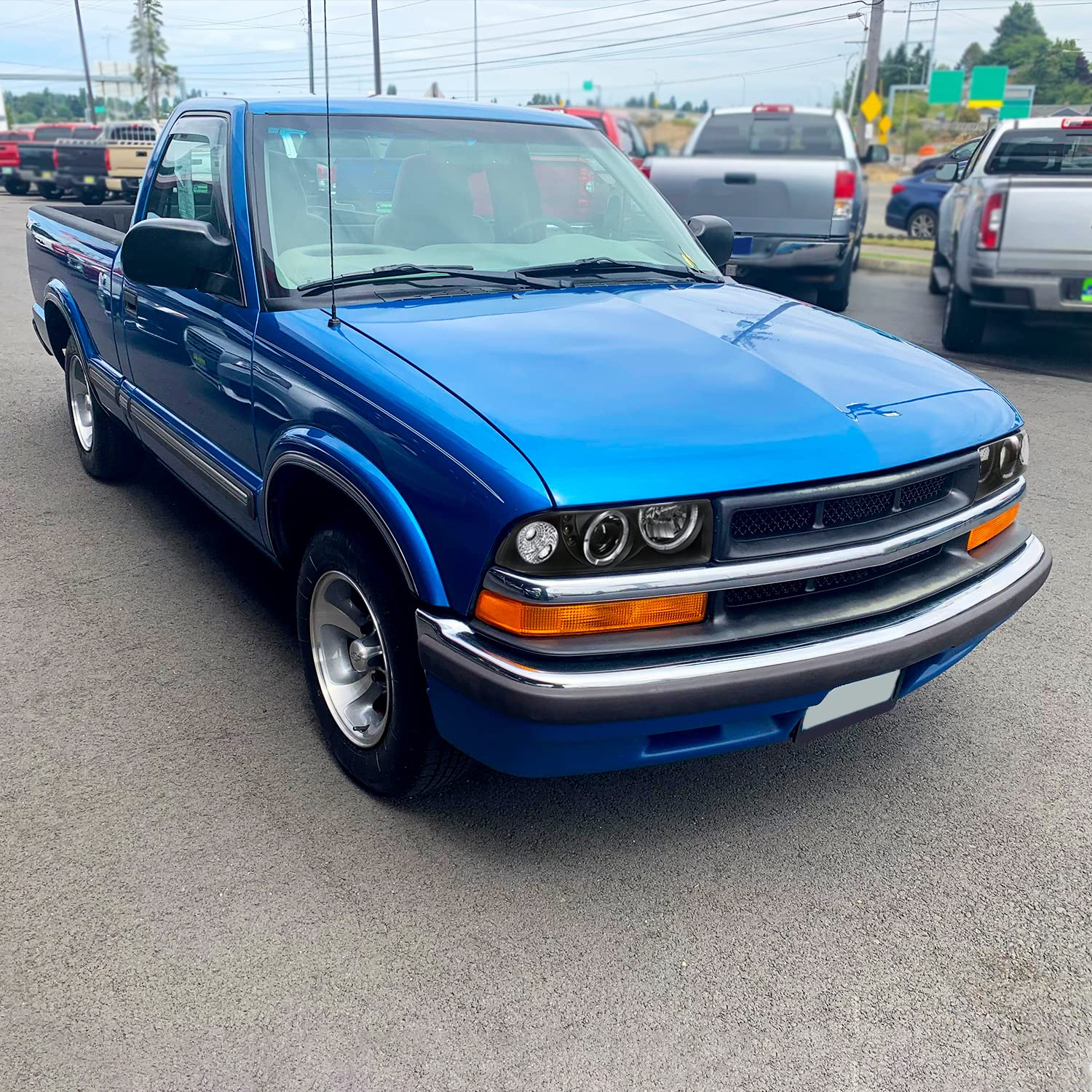 Spec-D Tuning SMD LED Dual Halo Projector Headlights Black Compatible with 1998-2004 Chevy S10 Pickup, 1998-2004 Chevy S10 Blazer Left + Right Pair Headlamps Assembly