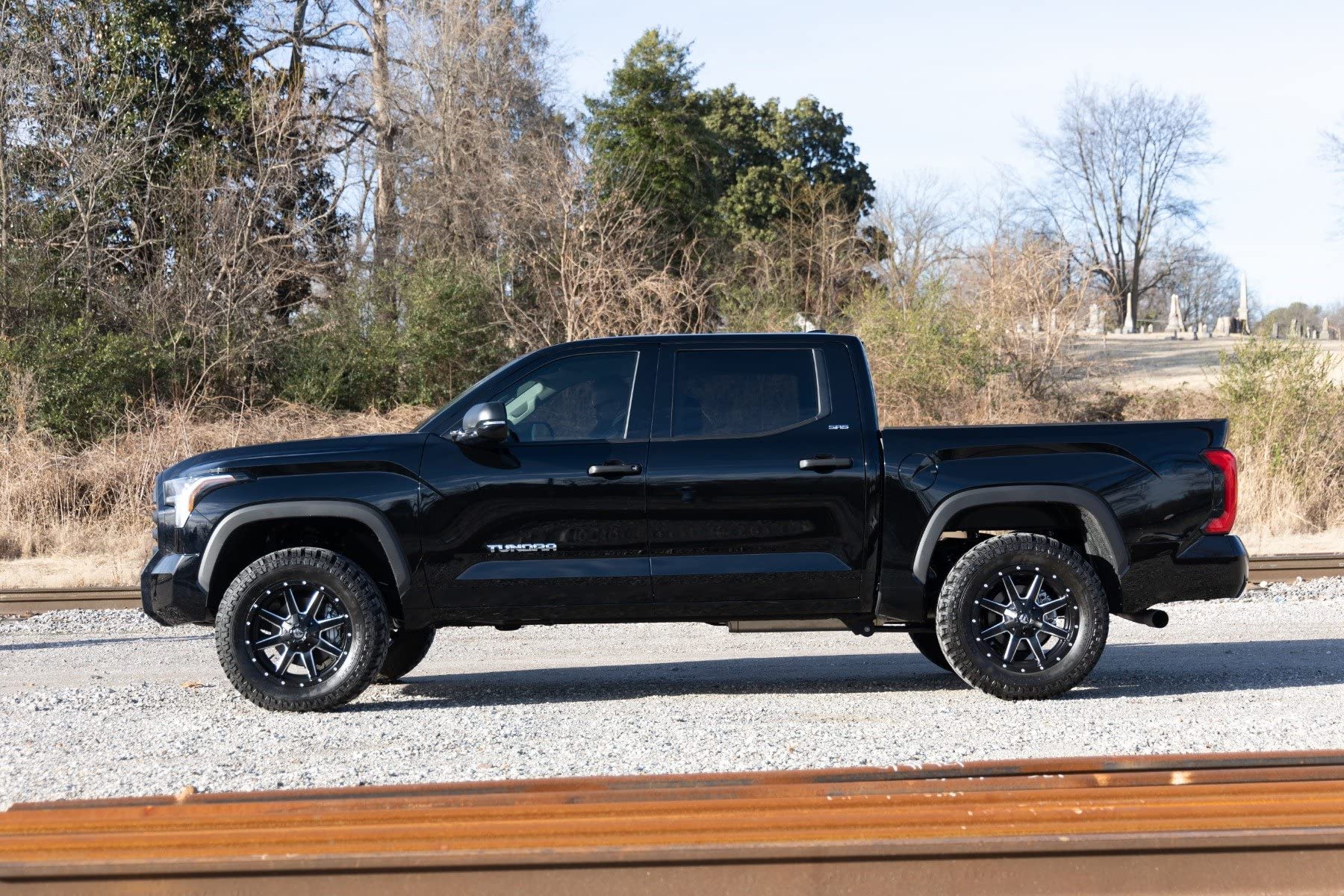 Rough Country 1.75' Front Leveling Kit For 2022-2024 Toyota Tundra - 88000_A