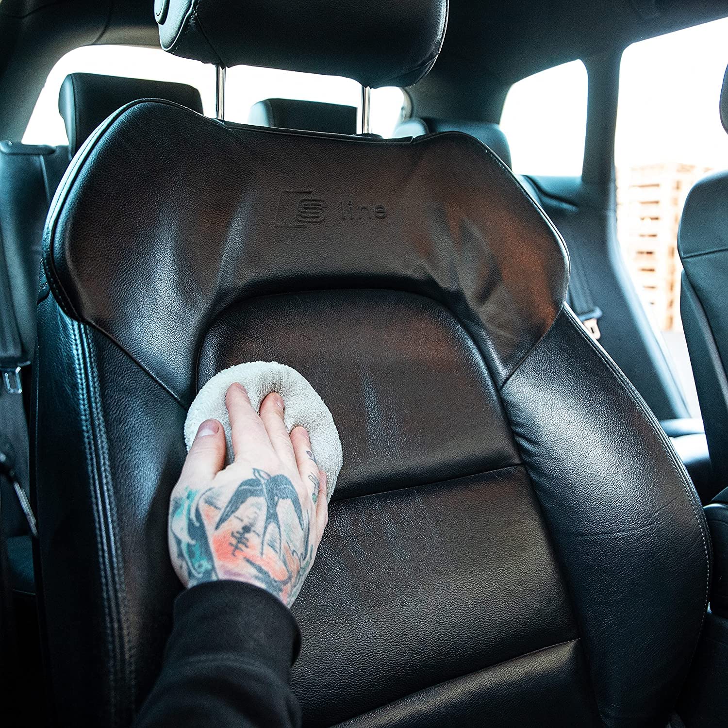 Meguiar'S G201316 Ultimate Leather Detailer - 16 Oz Spray Bottle