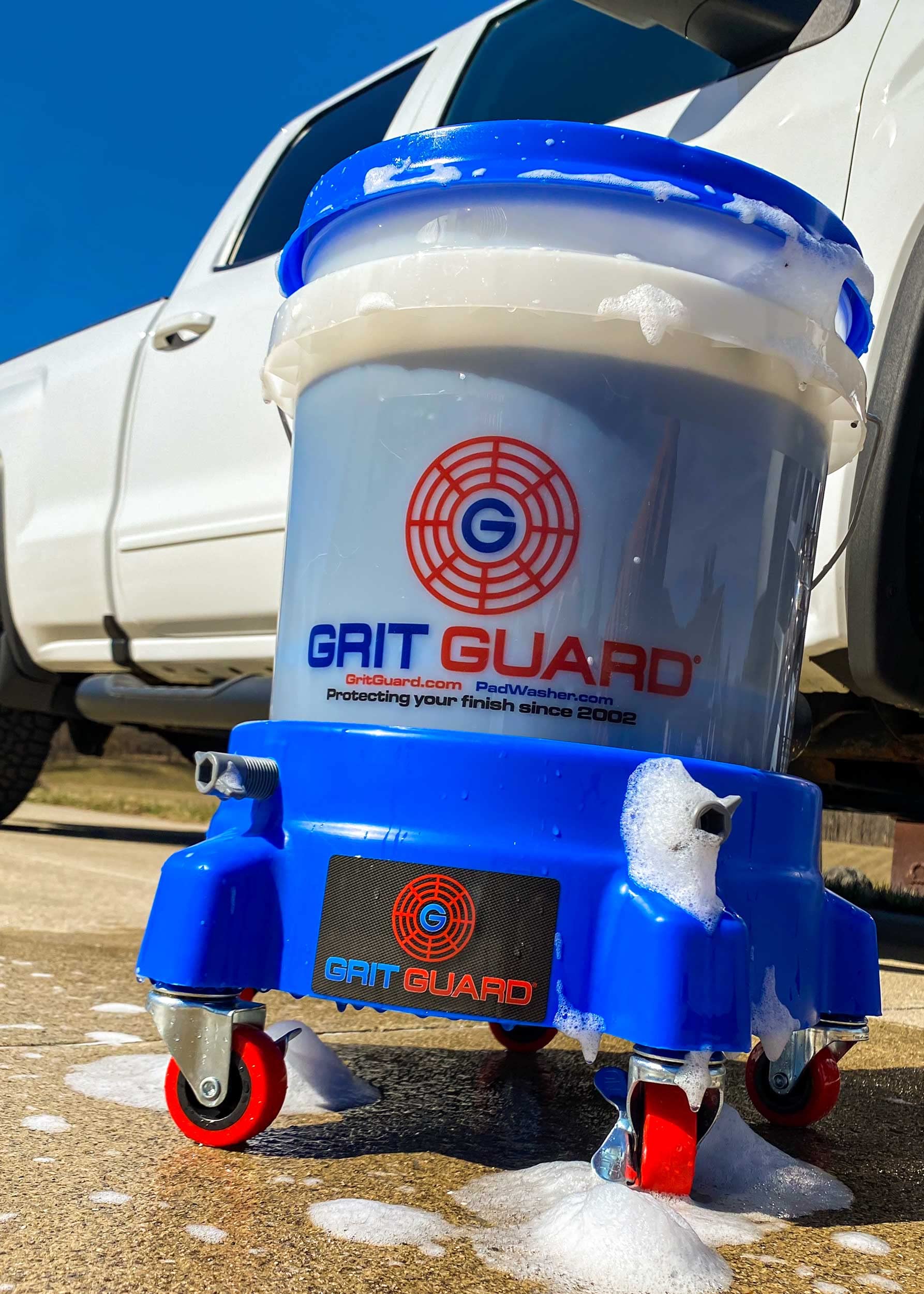Grit Guard 5 Gallon Washing System | Includes 5 Gallon Bucket, Grit Guard, Bucket Dolly, And Gamma Seal Lid | For Car Wash And Detailing | Black