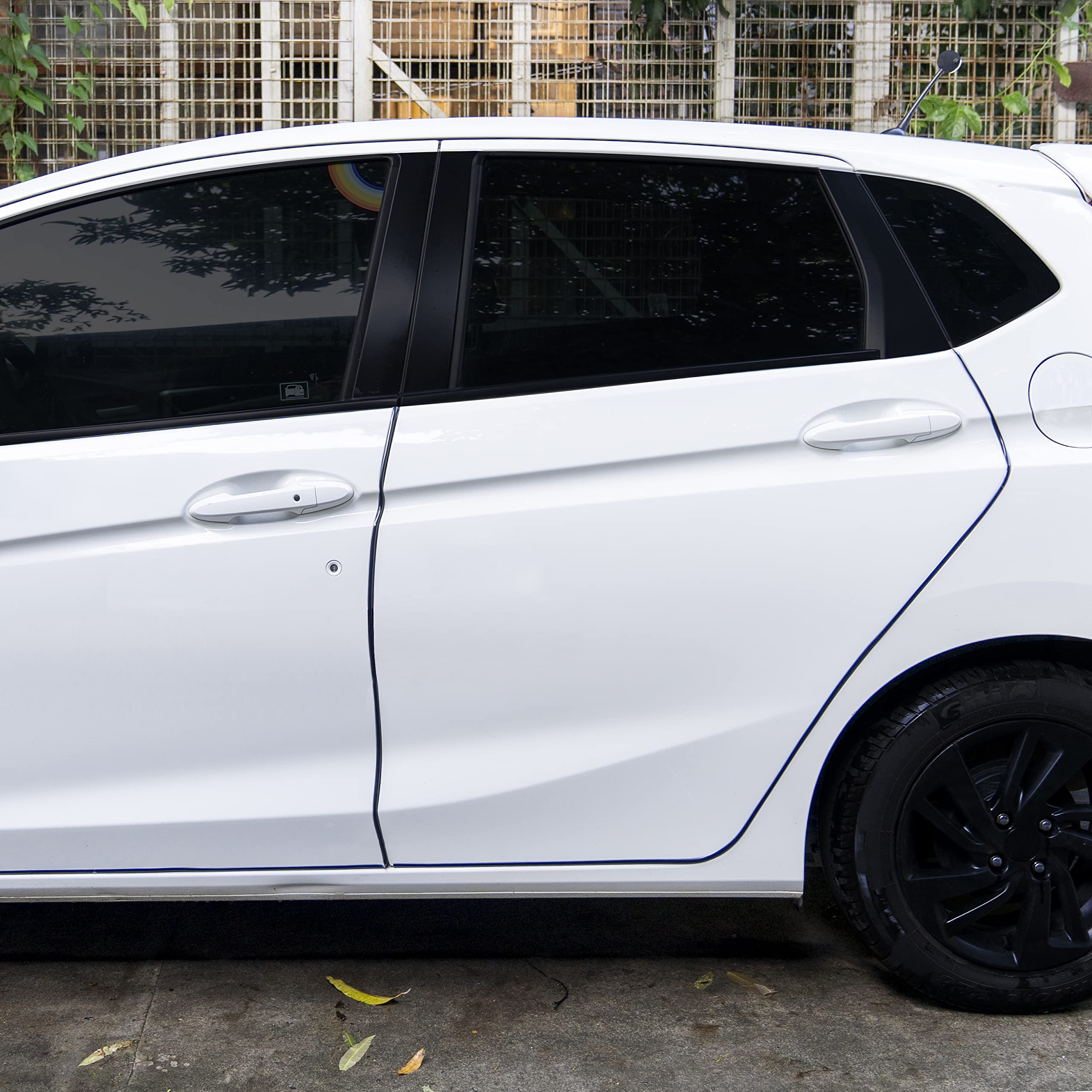 YIJINSHENG Car Door Edge Guards Chrome Black Universal U Shape Moulding Trim Strip Automotive Guard Door Protector Edge Guard De