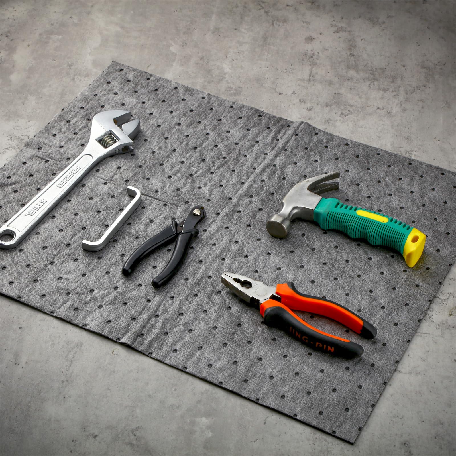 Hoolerry Oil Absorbent Pads Weight Dimpled Pad Garage Accessories Water Absorbent Mat Oil Spill Mat for Absorbing Protecting Hom