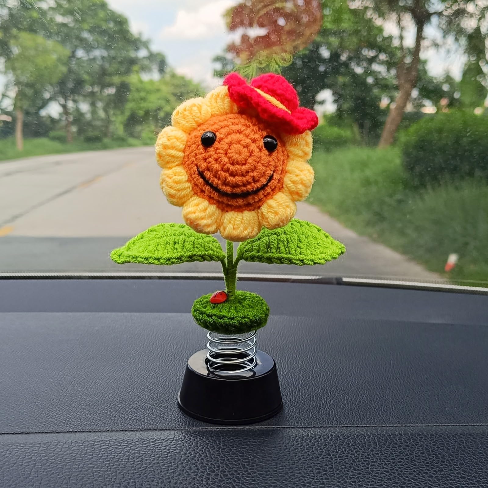 Levvohd Handmade Crochet Sunflower Car Dashboard Decorations Gifts For Women, Cute Sun Flower Hippie Car Bobblehead Dashboard De