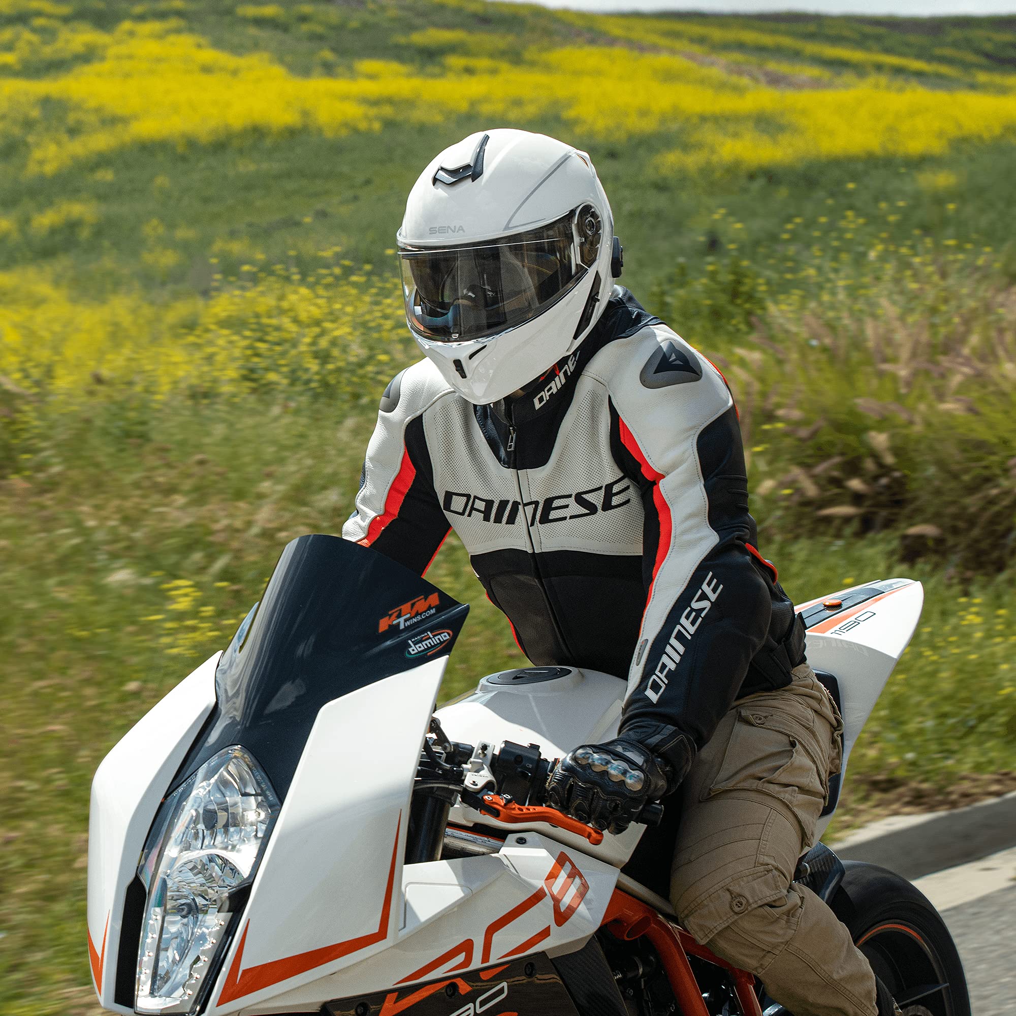 Sena Outrush R Bluetooth Modular Motorcycle Helmet With Intercom System (Gloss White, Xx-Large), Discontinued