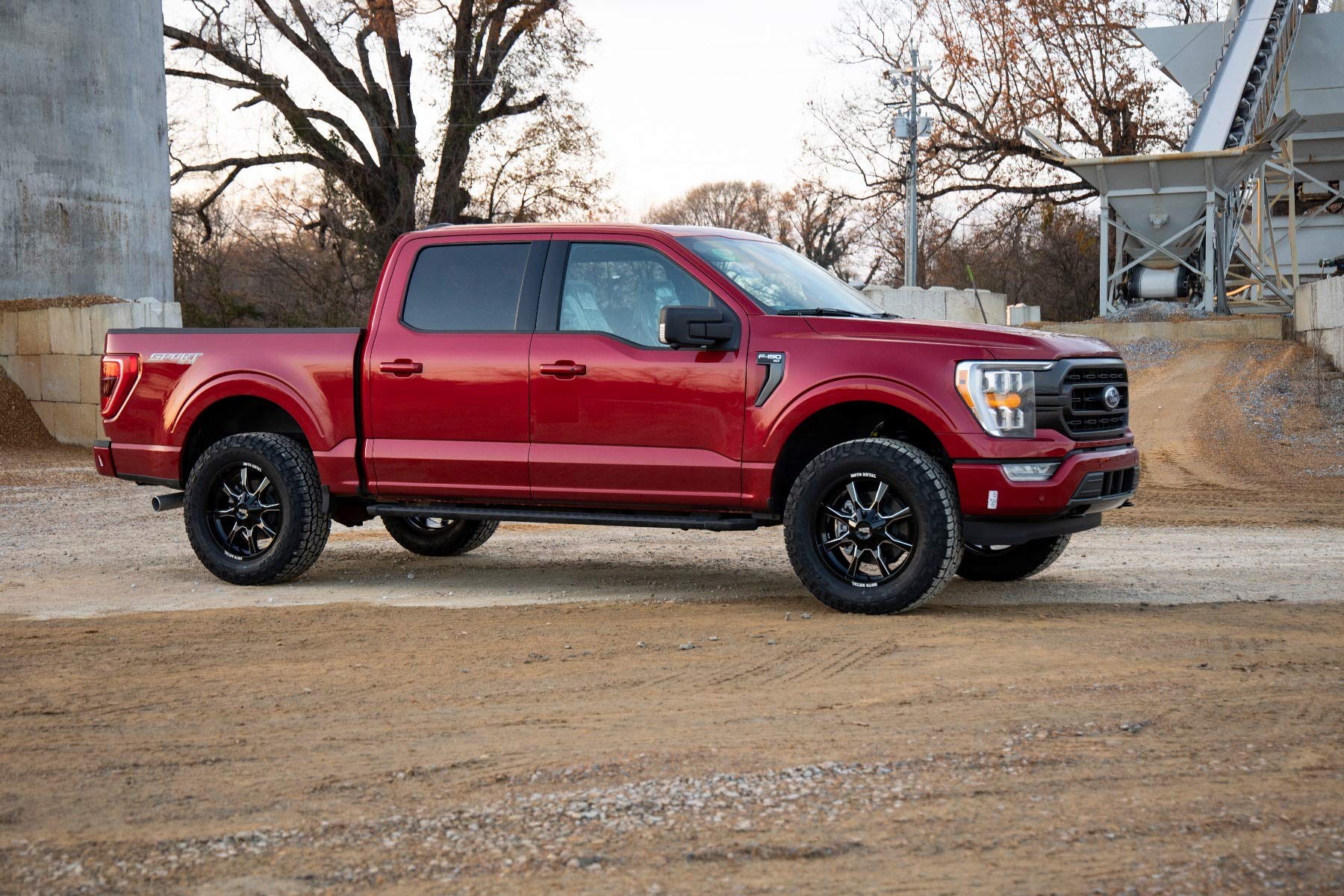 Rough Country 2' Lift Kit W/N3 Struts & Shocks For 21-23 Ford F-150 4Wd - 57131