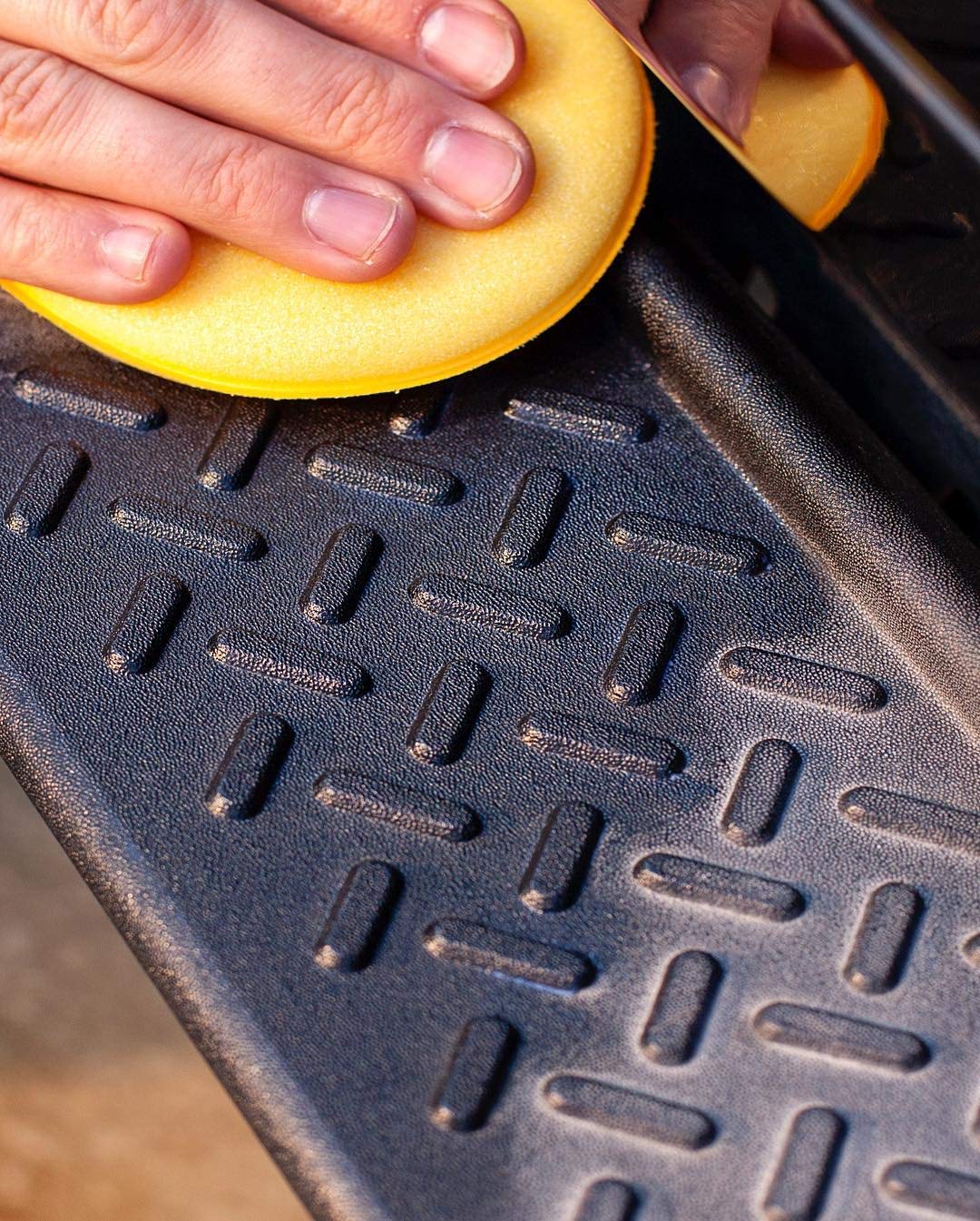 Meguiar's Ultimate Black Plastic Restorer for Plastic, Vinyl & Rubber Trim, 355mL - G15812C