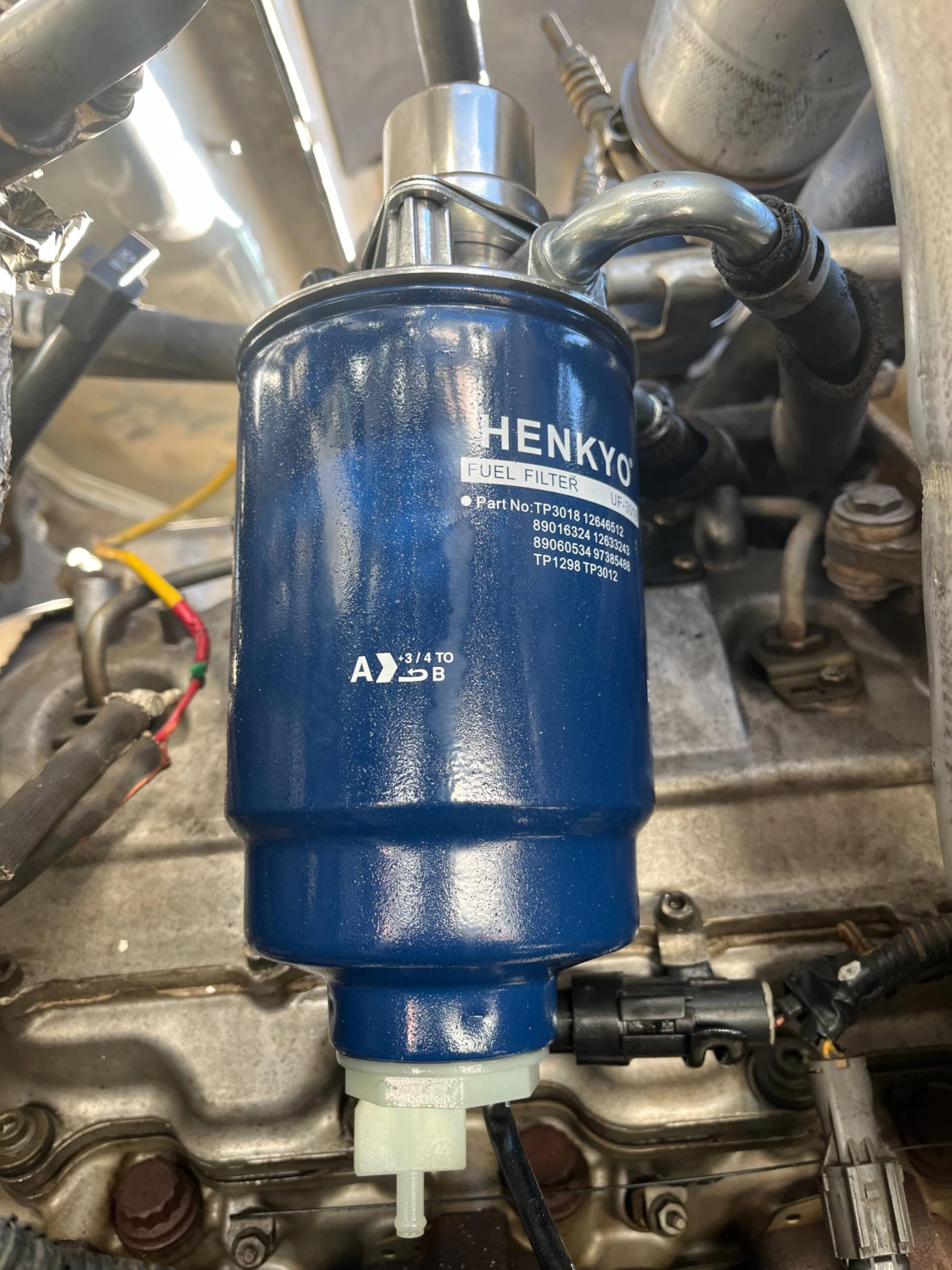 For 2001-2004 CHEVROLET SILVERADO GMC SIERRA 2500 3500 6.6L DURAMAX FUEL FILTER/WATER SEPARATOR HOUSING ASSEMBLY OEM 97780061