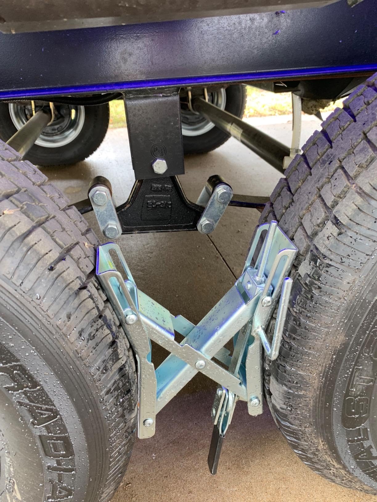 Maxxhaul Towing Products 70074 Tandem Wheel Chock/Lock (Pair)