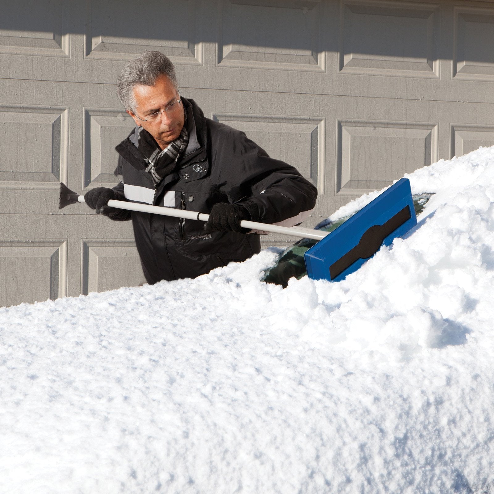 Snow Joe 18" Telescoping Snow Broom & Ice Scraper, Blue, No-Scratch Foam Brush, Model SJBLZD, 10-Inch Size, Durable Plastic