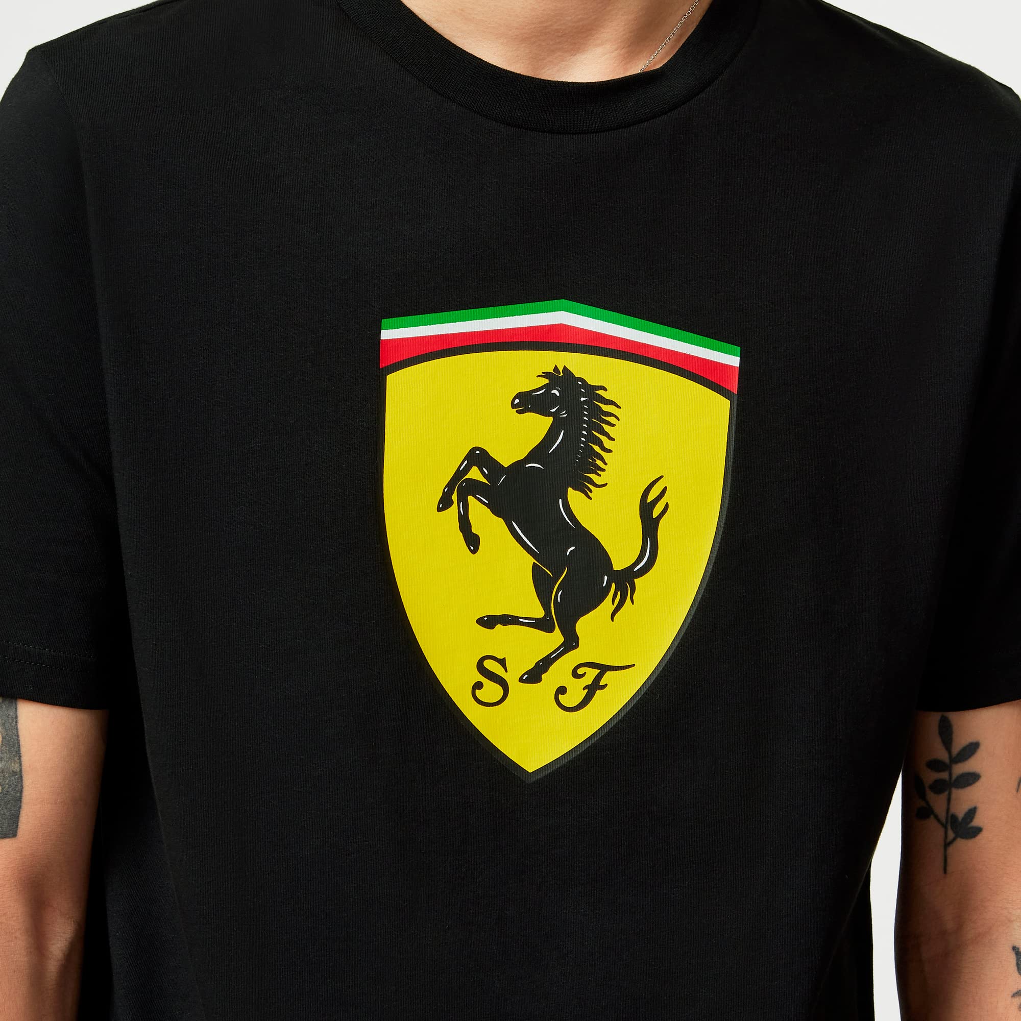 Scuderia Ferrari - Large Shield Tee - Men - Black - Size: S