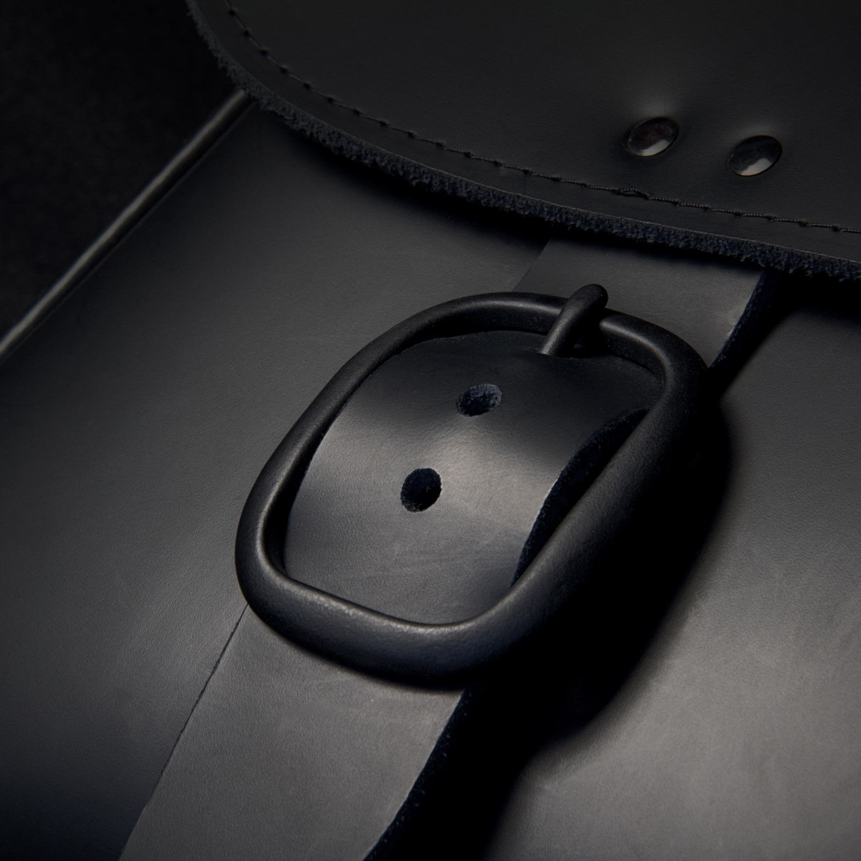 Willie & Max Black Leather Motorcycle Swingarm Bag for Softail/Triangulated Swingarm Models - Matte Black Buckle - Made in USA [59893-00]