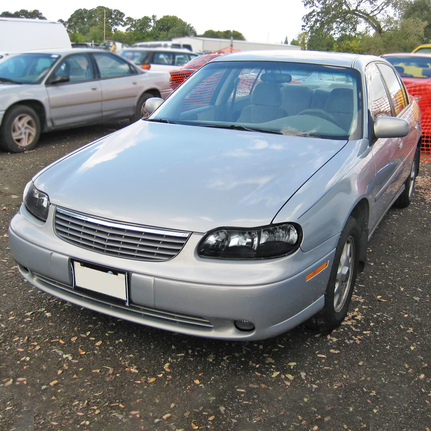 Spec-D Tuning Black Headlights Compatible 1997-2003 With Chevy Malibu, 2004-2005 Classic, 1997-1999 Oldsmobile Cutlass, L+R Pair Head Light Lamp Assembly