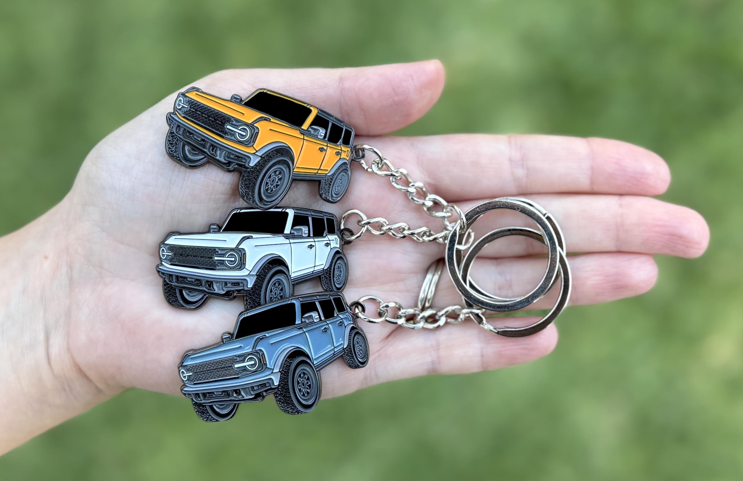 Four Wheel Beast Bronco Keychain Accessories 2023 4 Door Key Chain Fob Cover Cool Car Mods (Black)