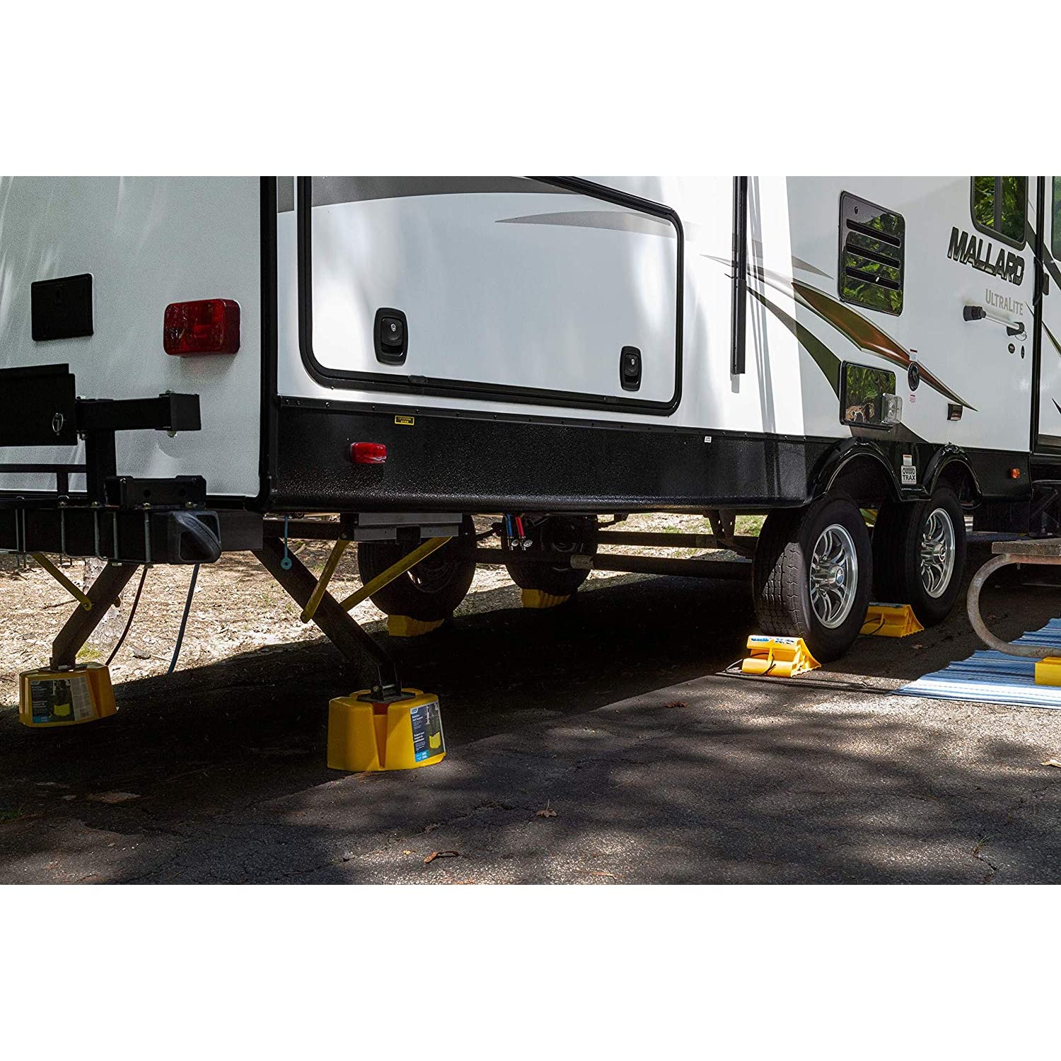 Camco Yellow Stabilizer Jack Support - Provides a Sturdy, Durable Surface for Stabilizer Jacks | Offers 7&quot; of Lift| Constructed with Durable UV Resistant Material - (44424)