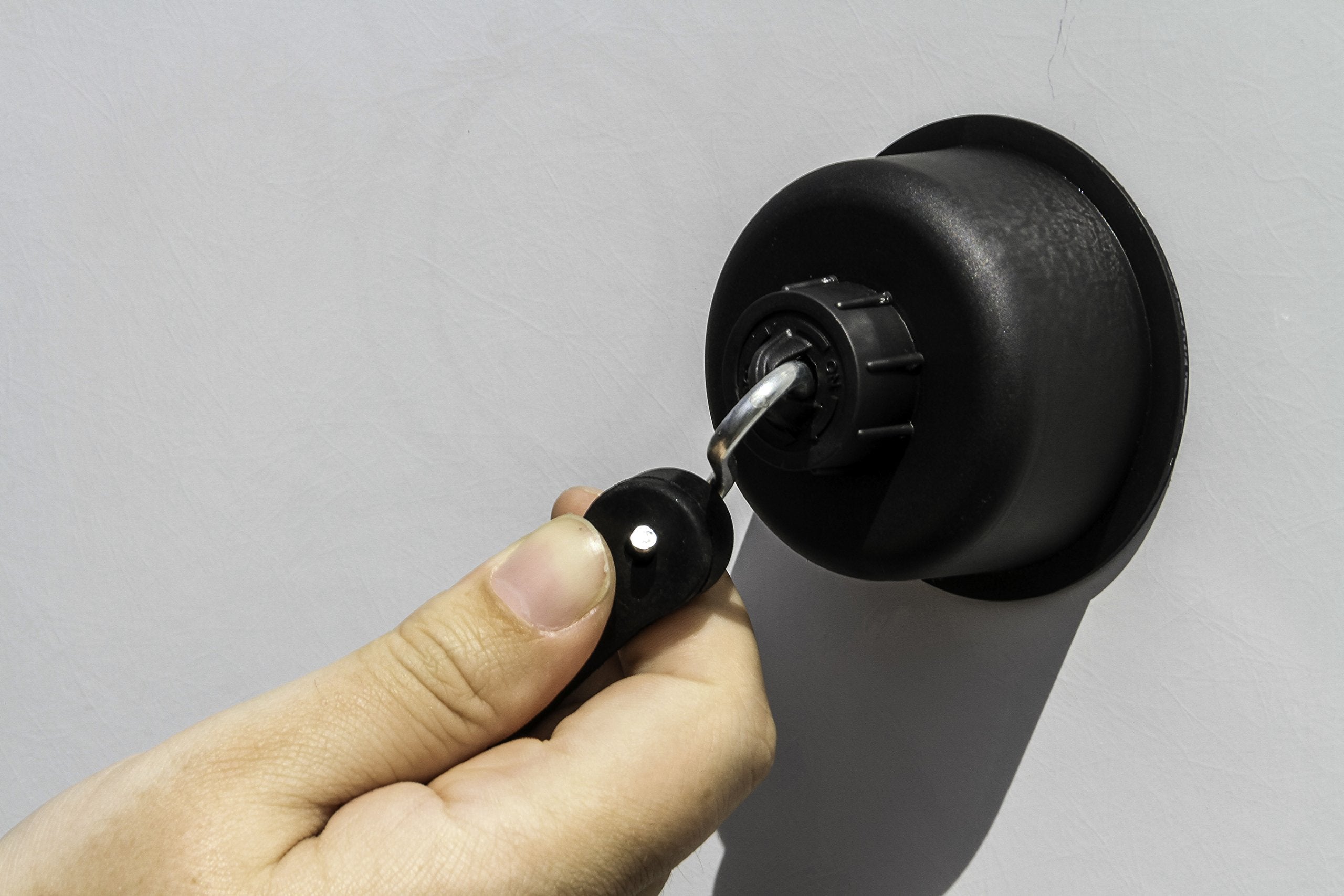 Camco 44850 Gen-Turi Suction Cup Mount, Helps Stabilize Gen-Turi Exhaust System To Your Rv, Camper Or Trailer, No Drilling Requi