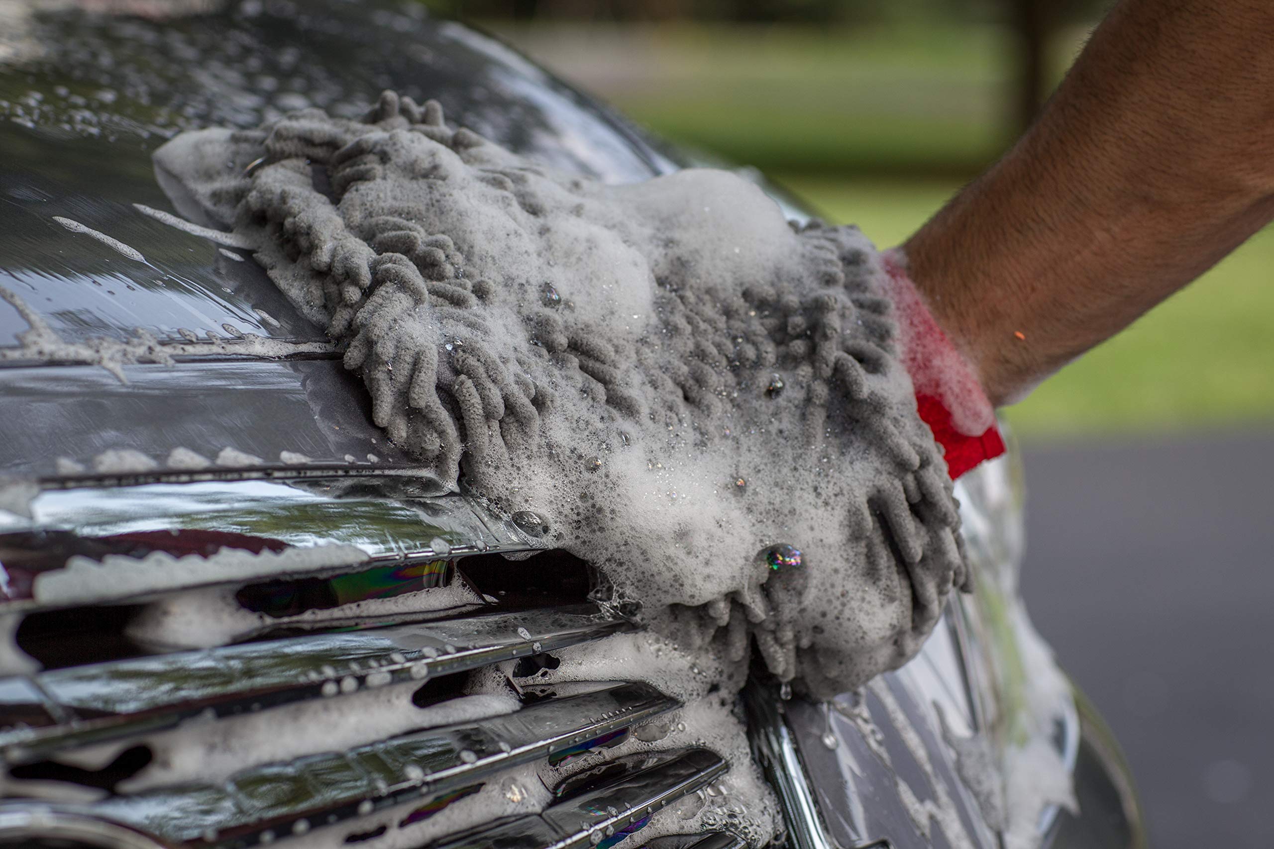 Mothers 968801 Premium Chenille Car Wash Mitt - Scratch & Lint Free