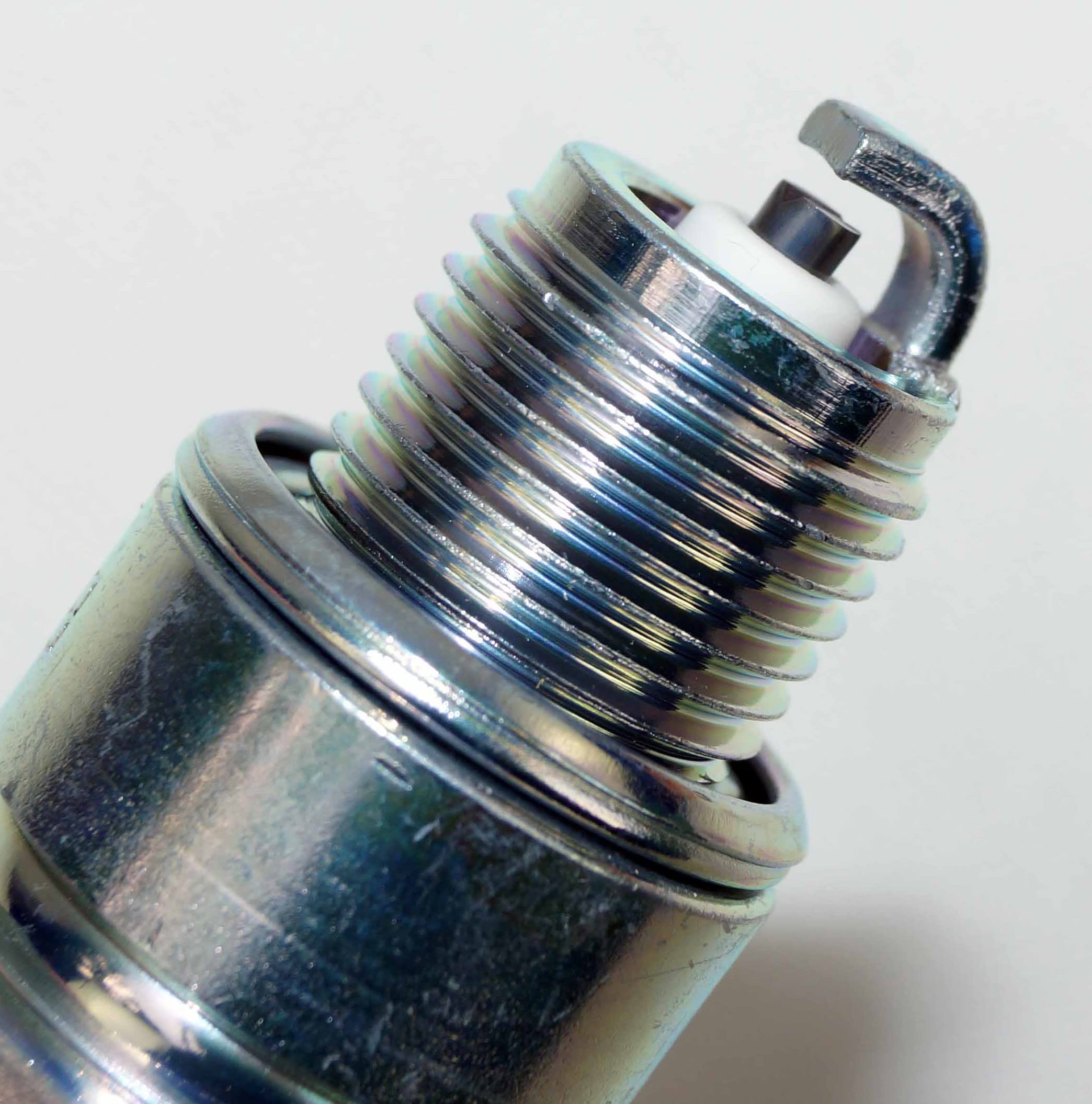 Ngk Spark Plug Set 708.21.34 - Bp8H-N-10 4838 - Set 2 Pieces -