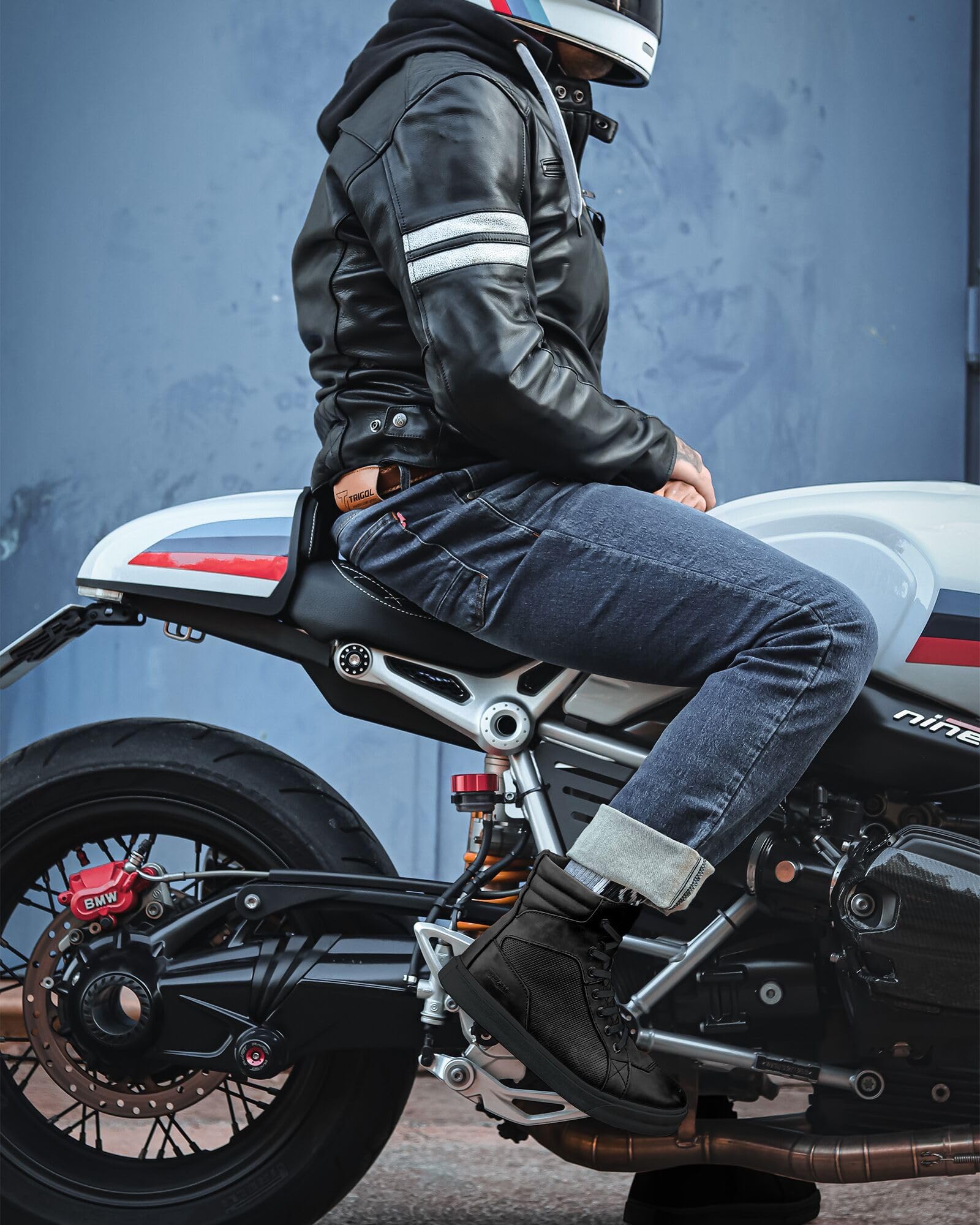 BORLENI Cowhide Leather Motorcycle Breathable Riding Shoes - Casual Outdoor Street Motorcycle Boots for Men