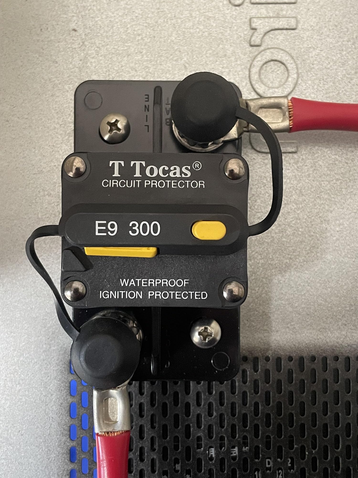 T Tocas Hi-Amp 3/8'' Studs 300 Amp Circuit Breaker With Manual Reset Switchable For Car Audio Solar Battery System 12V - 48V Dc,